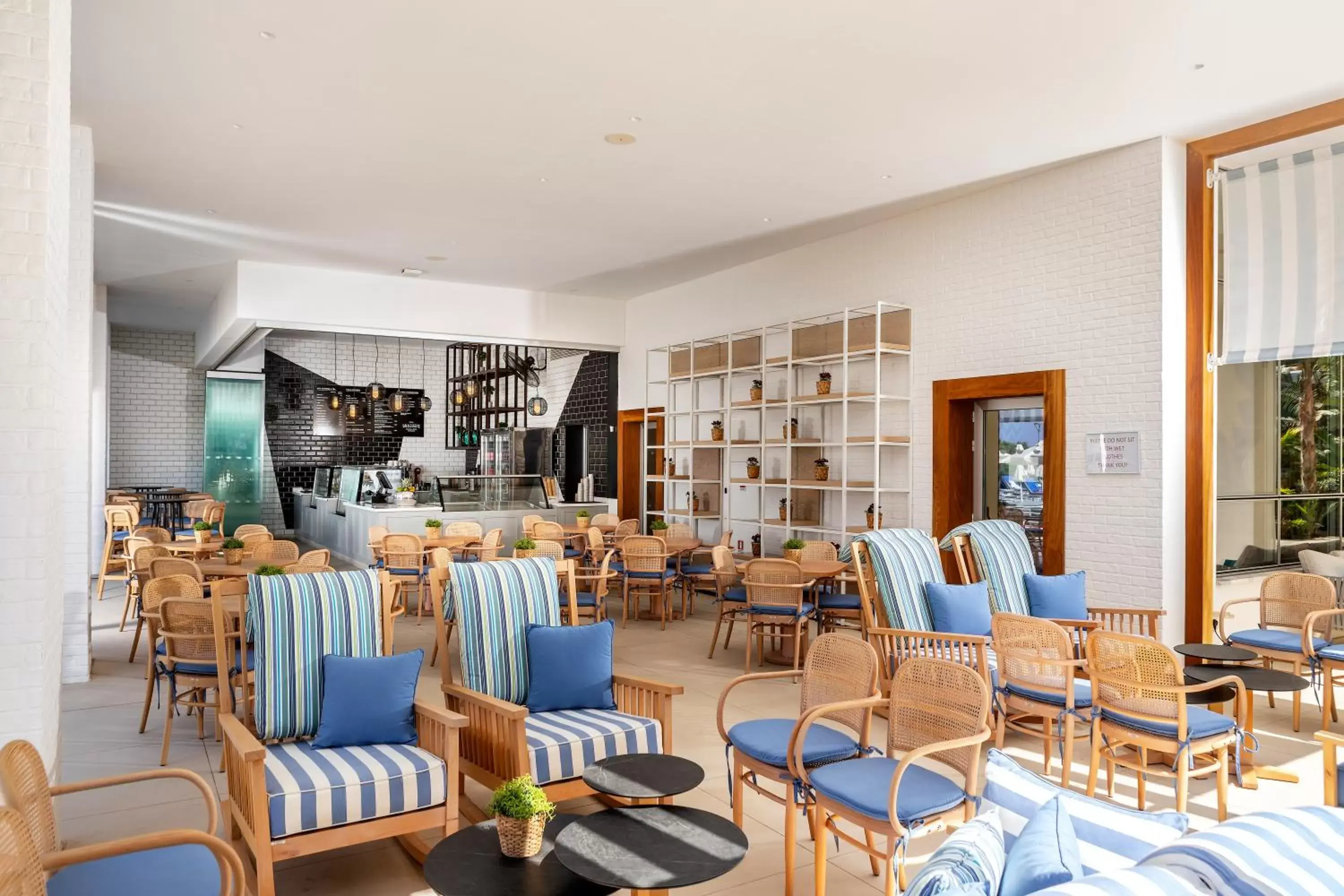 Living room, Restaurant/Places to Eat in NissiBlu Beach Resort