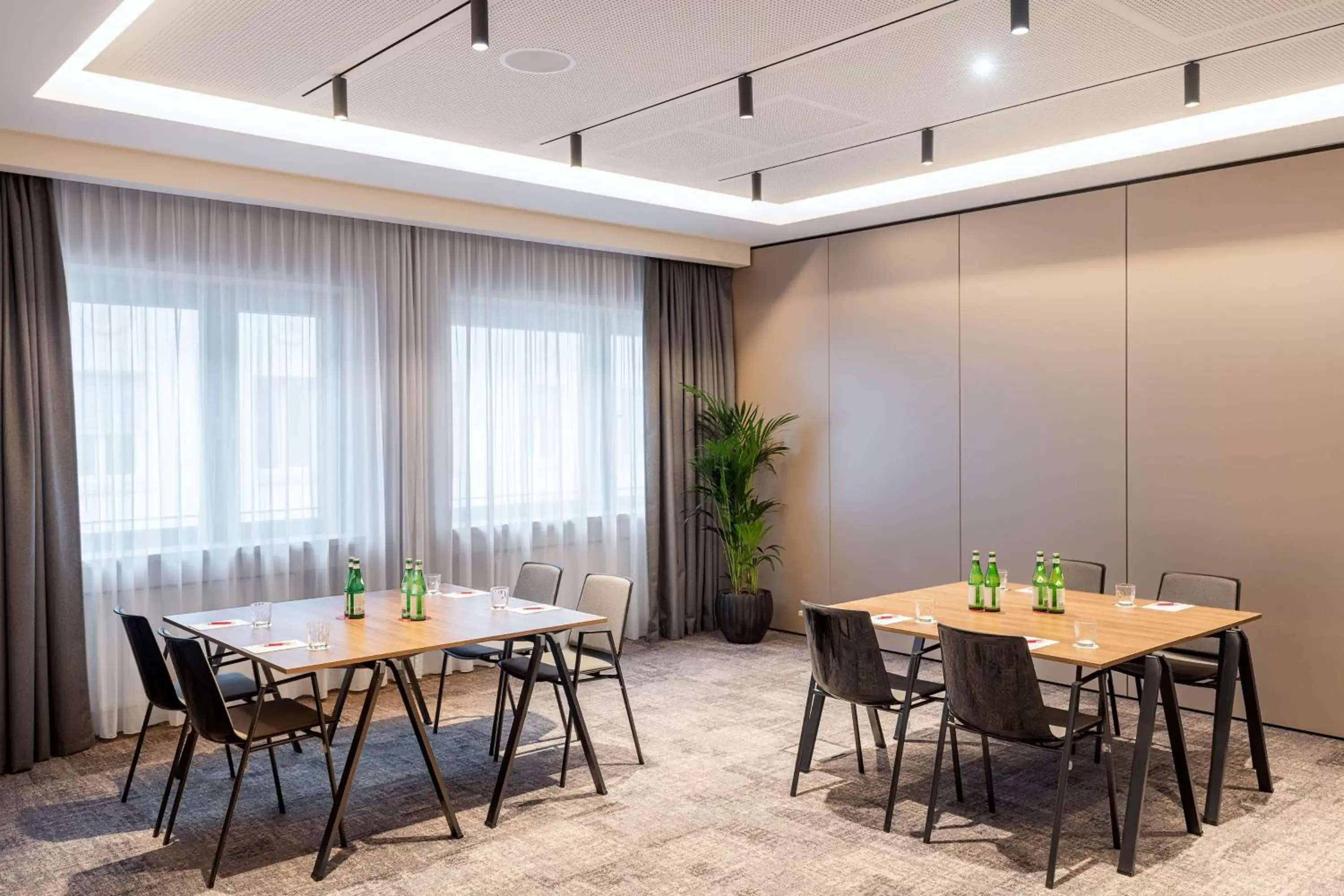 Meeting/conference room, Restaurant/Places to Eat in NH Collection München Bavaria