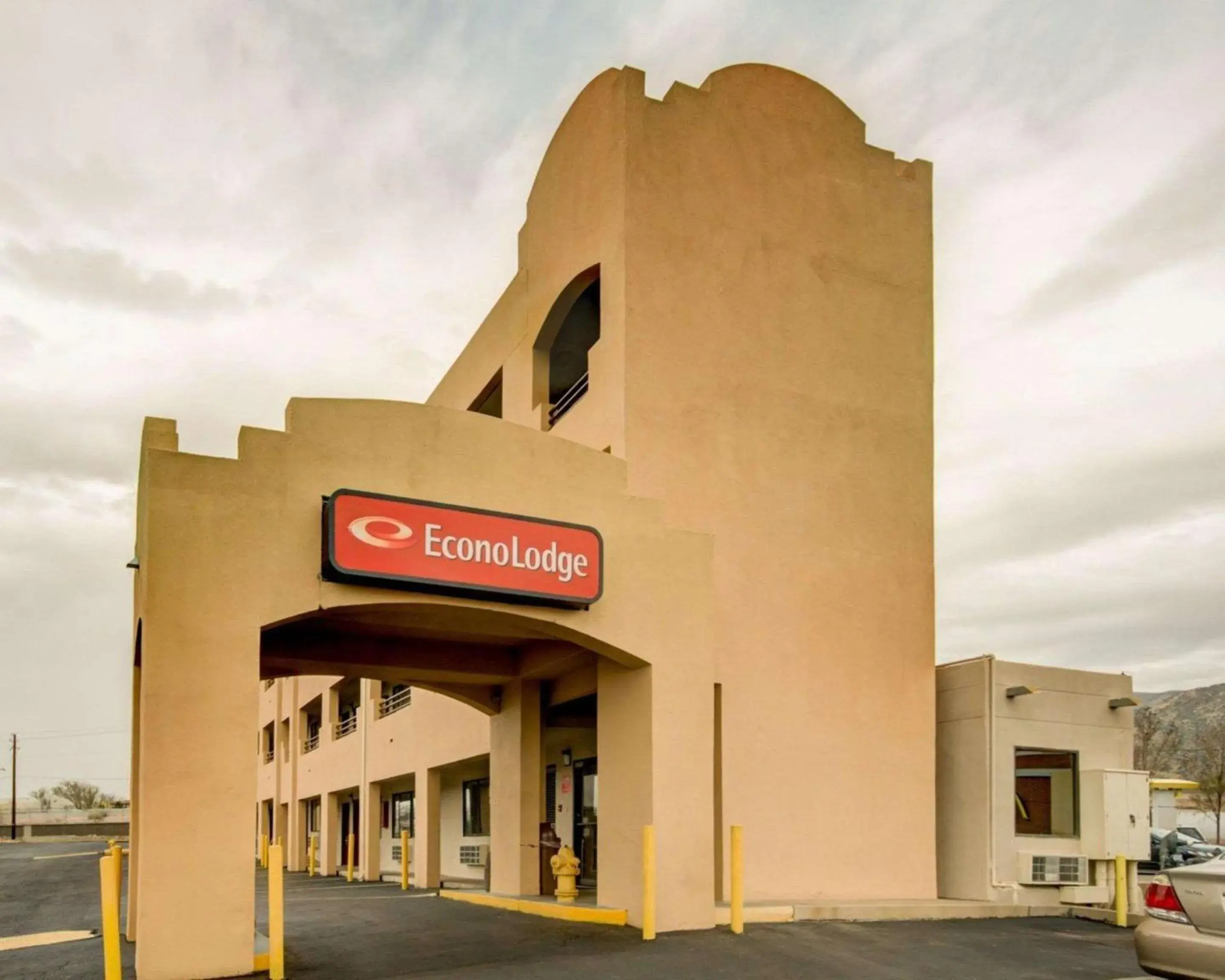 Property Building in Econo Lodge East