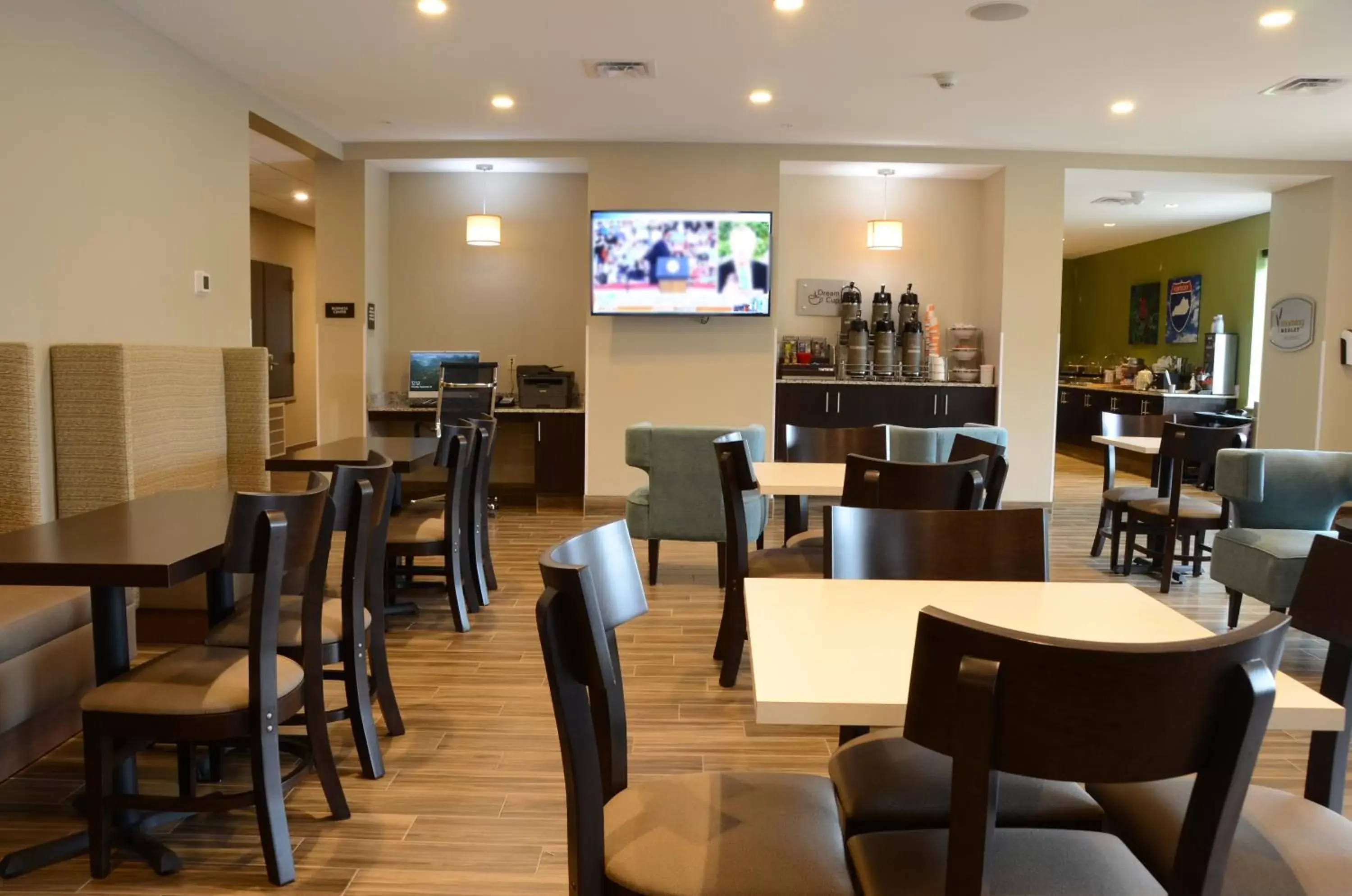 Restaurant/places to eat in MainStay Suites Bowling Green North Restaurant/places to eat in MainStay Suites Bowling Green North