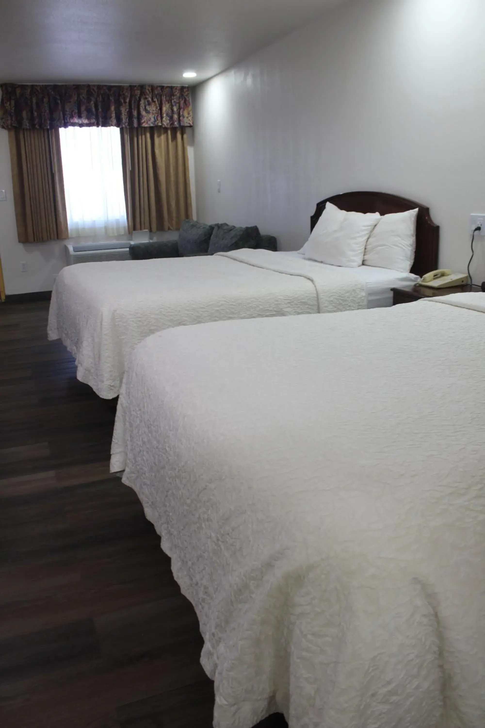 Bed in Rodeway Inn Tucumcari
