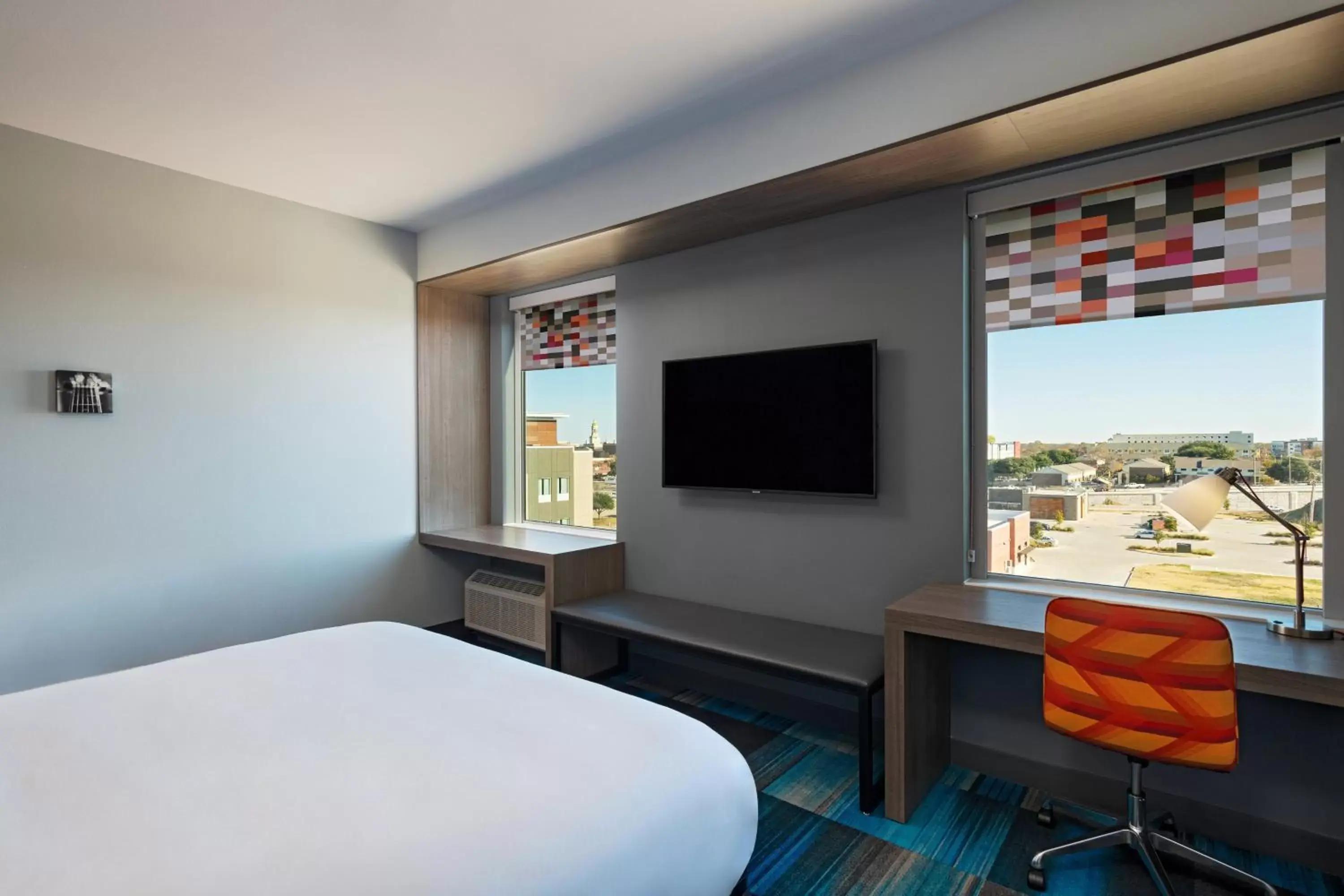 Photo of the whole room, TV/Entertainment Center in Aloft Waco Baylor