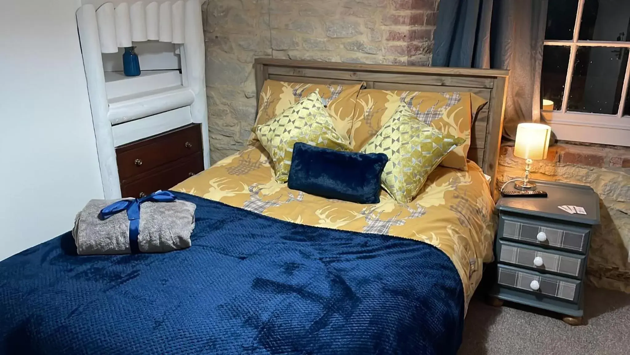 Bed in Crosskeys Inn Guest Rooms in Wye Valley