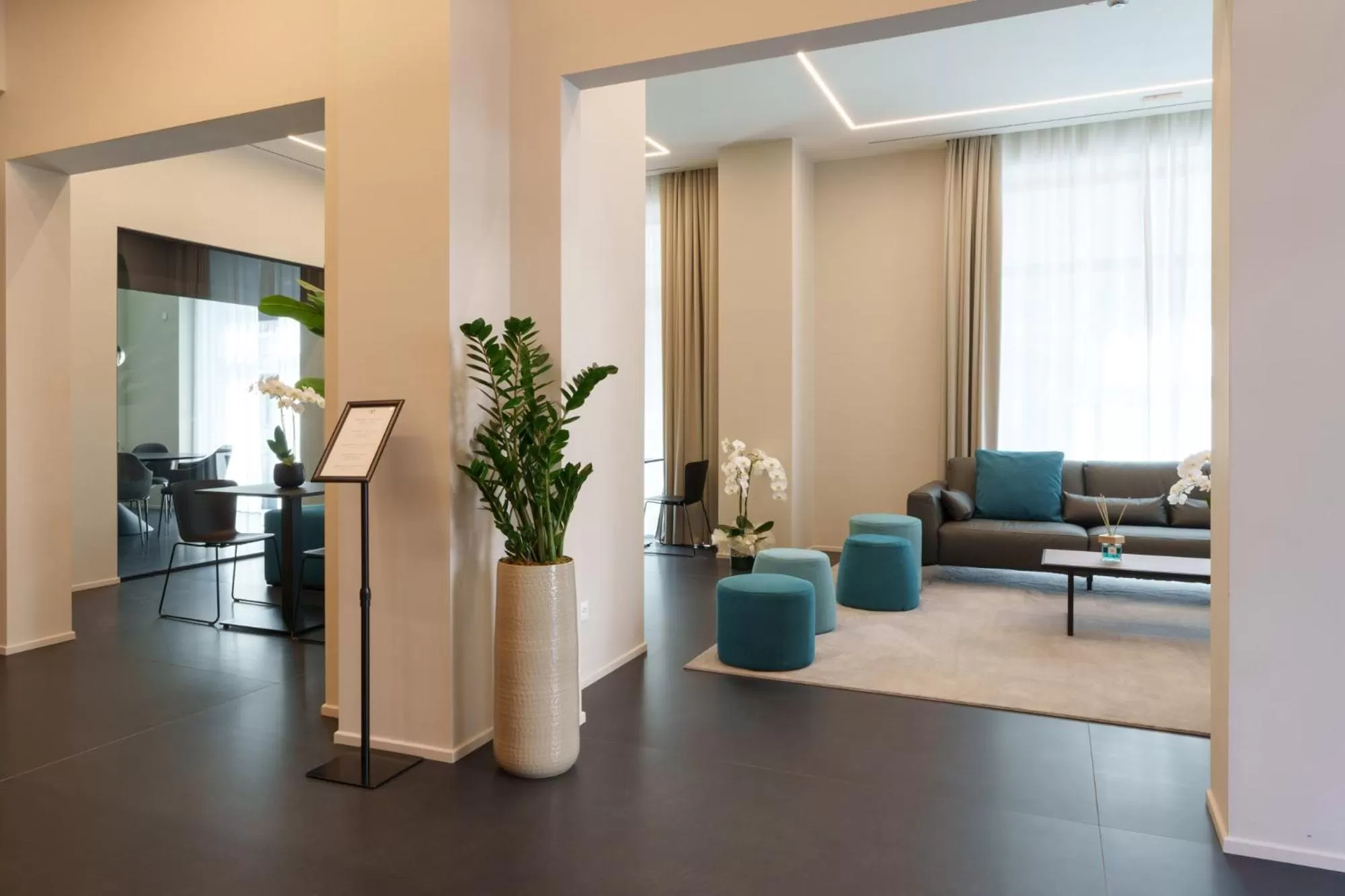 Communal lounge/ TV room in Vi Suites