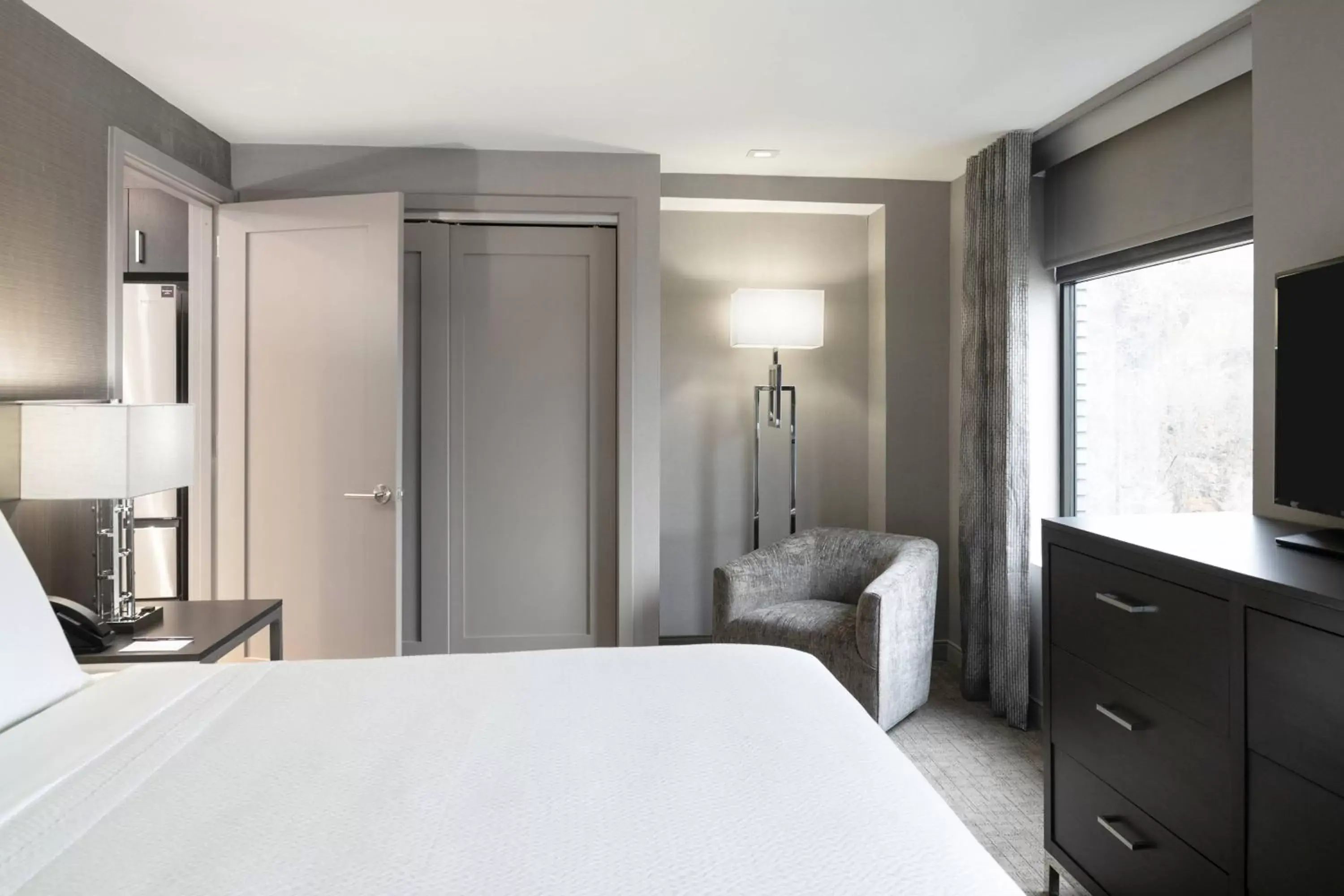 Bedroom, Bed in Residence Inn by Marriott Weehawken