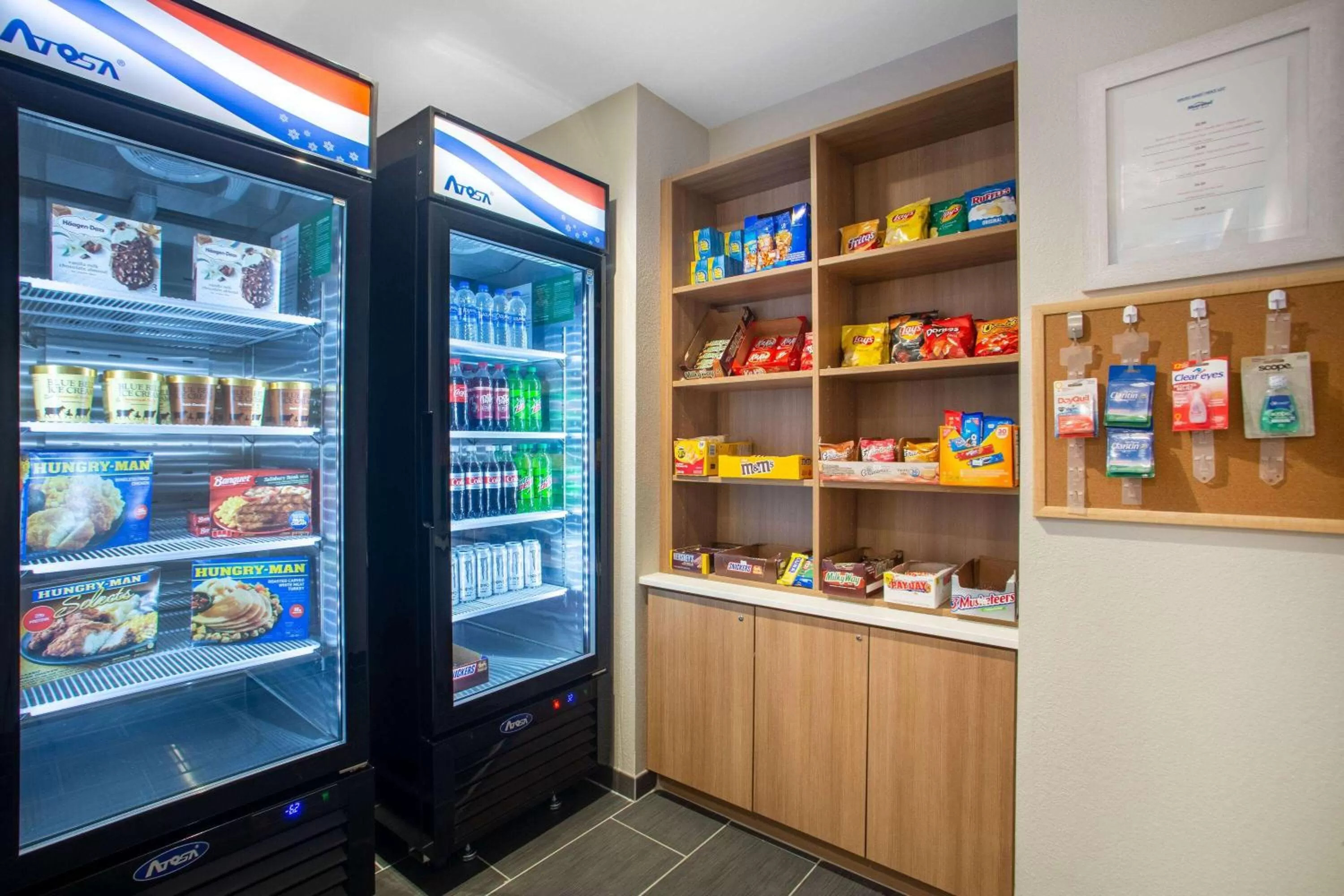 Food and drinks, Supermarket/Shops in Microtel Inn & Suites by Wyndham Liberty NE Kansas City Area