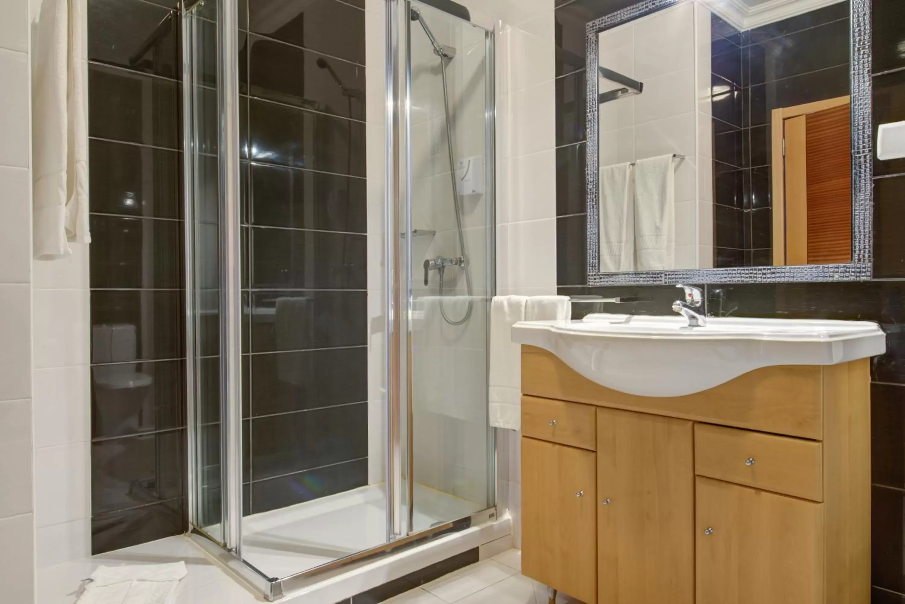 Bathroom in Choromar Apartments