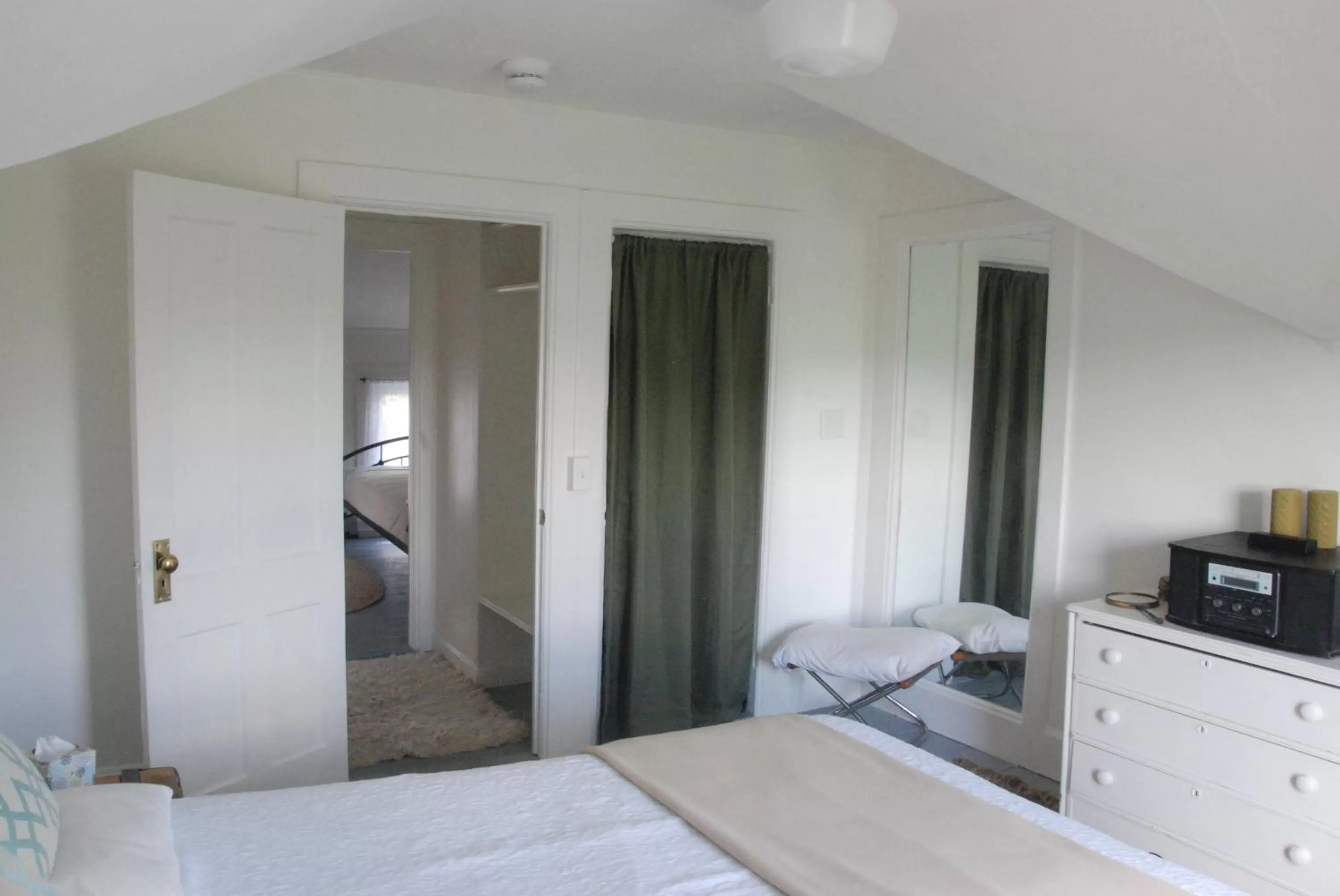 Bed in Harwood Hill Motel