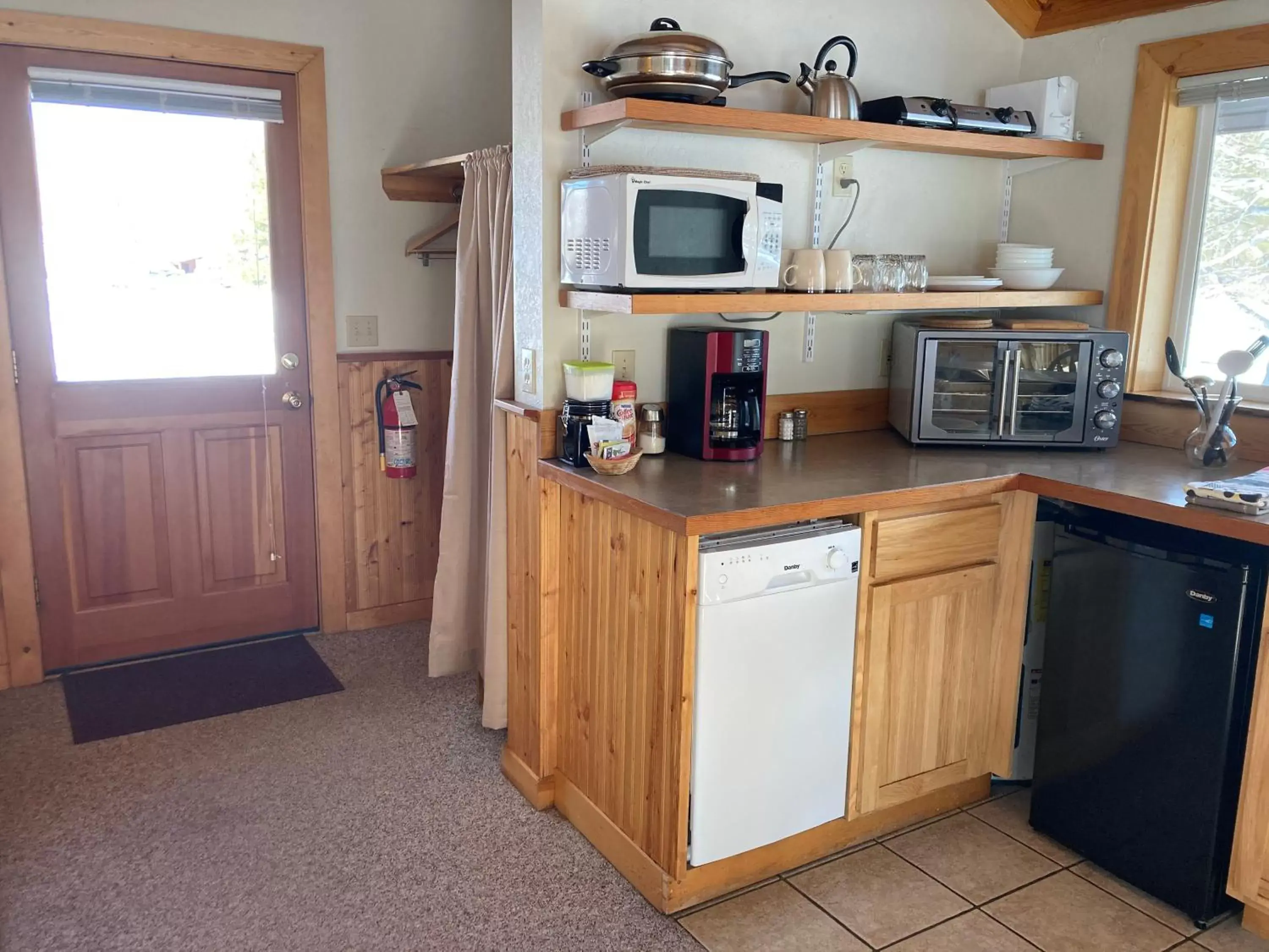 Winter, Kitchen/Kitchenette in River Run Inn