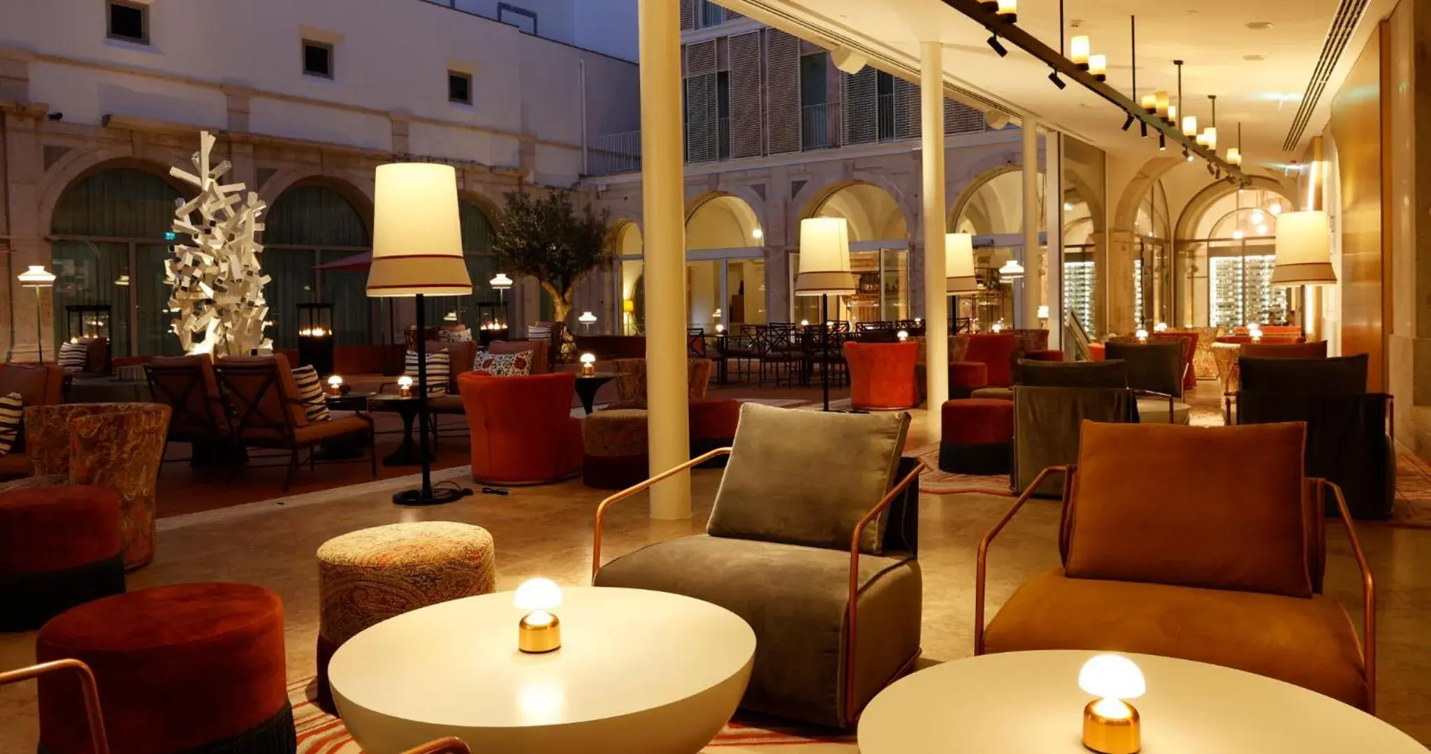 Lounge or bar in Convent Square Lisbon, Vignette Collection, an IHG Hotel