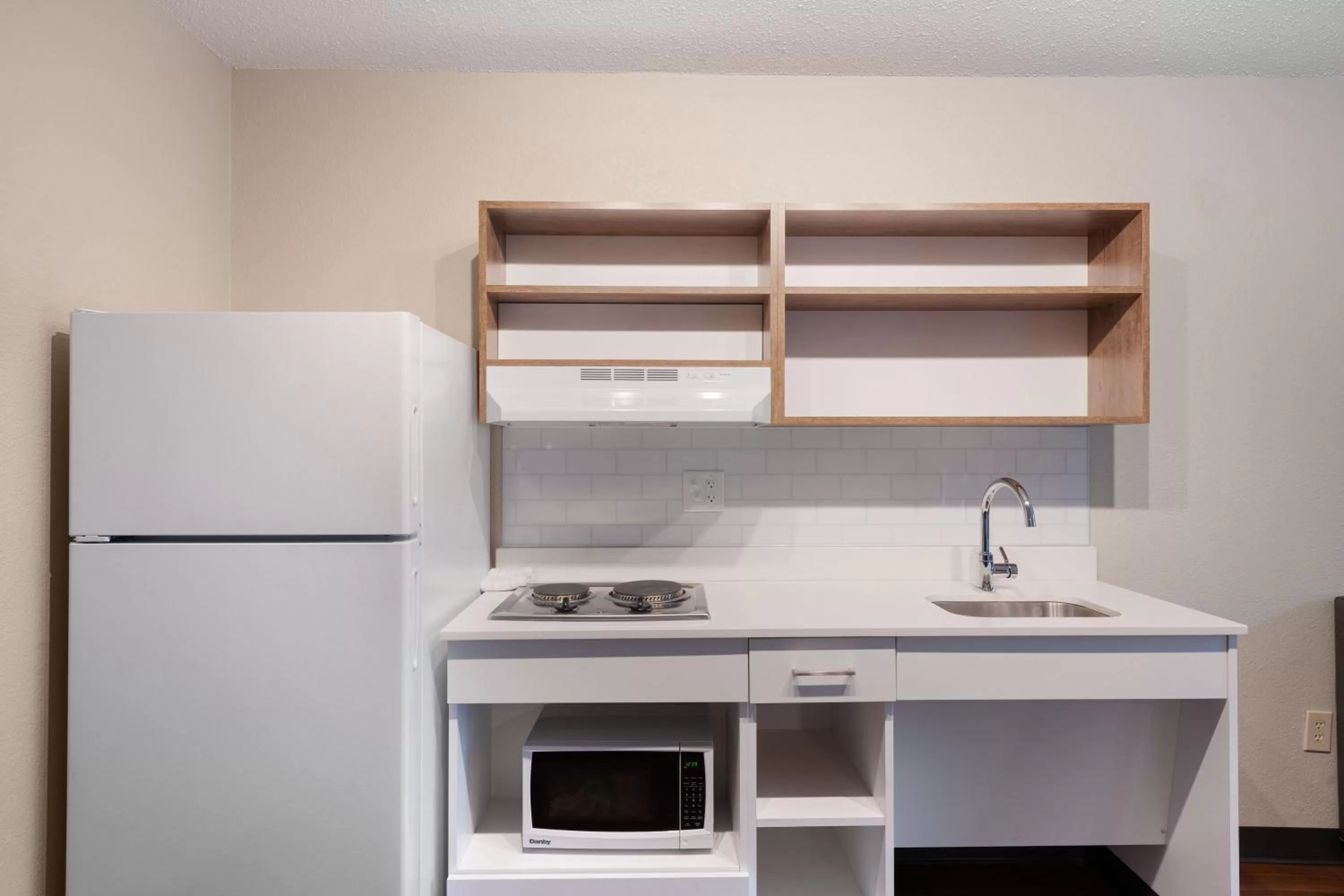 Kitchen or kitchenette in Extended Stay America Premier Suites - Fort Lauderdale - Deerfield Beach