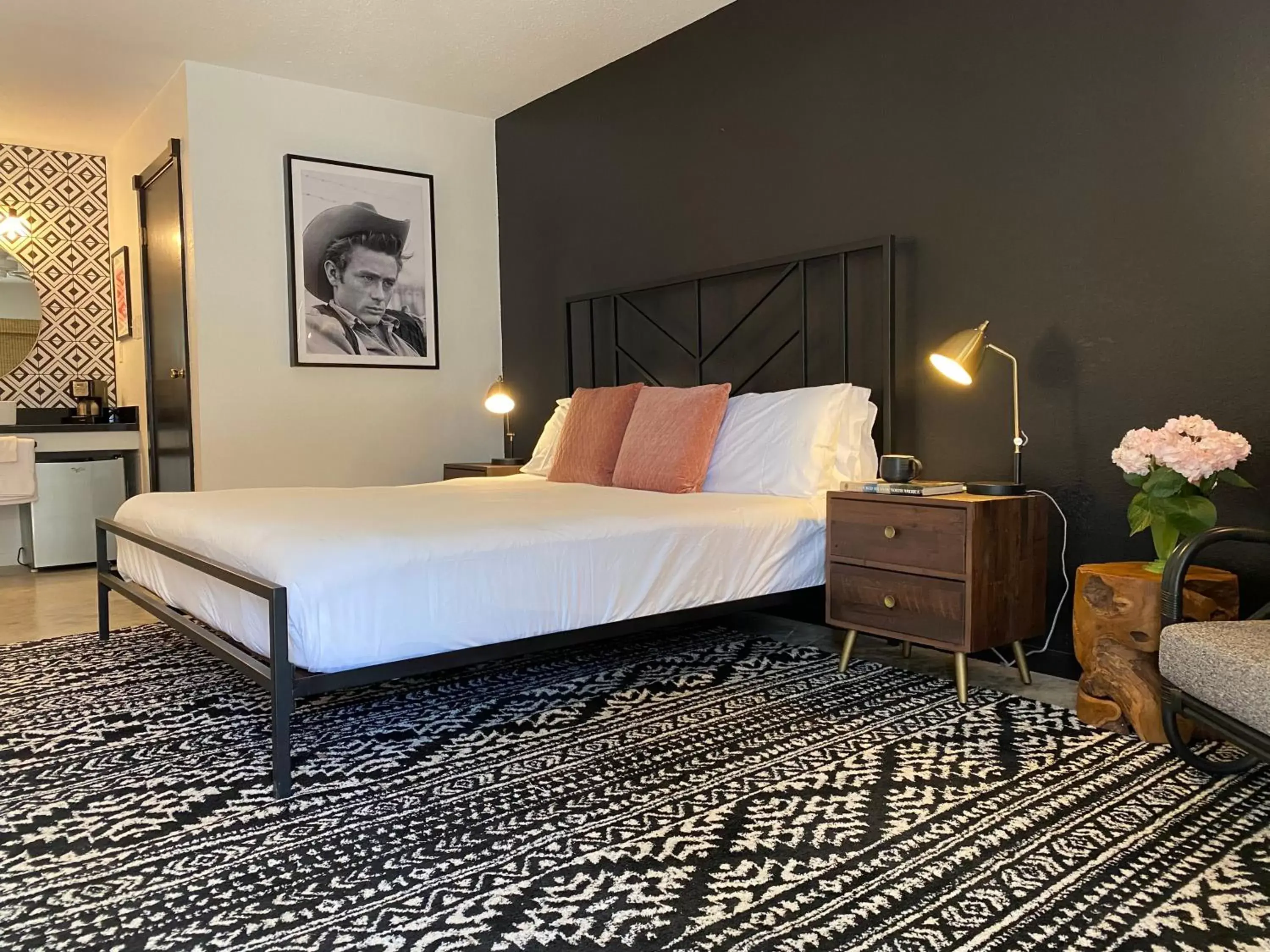 Bedroom, Bed in Wimberley Inn & bar Bedroom, Bed in Wimberley Inn & bar