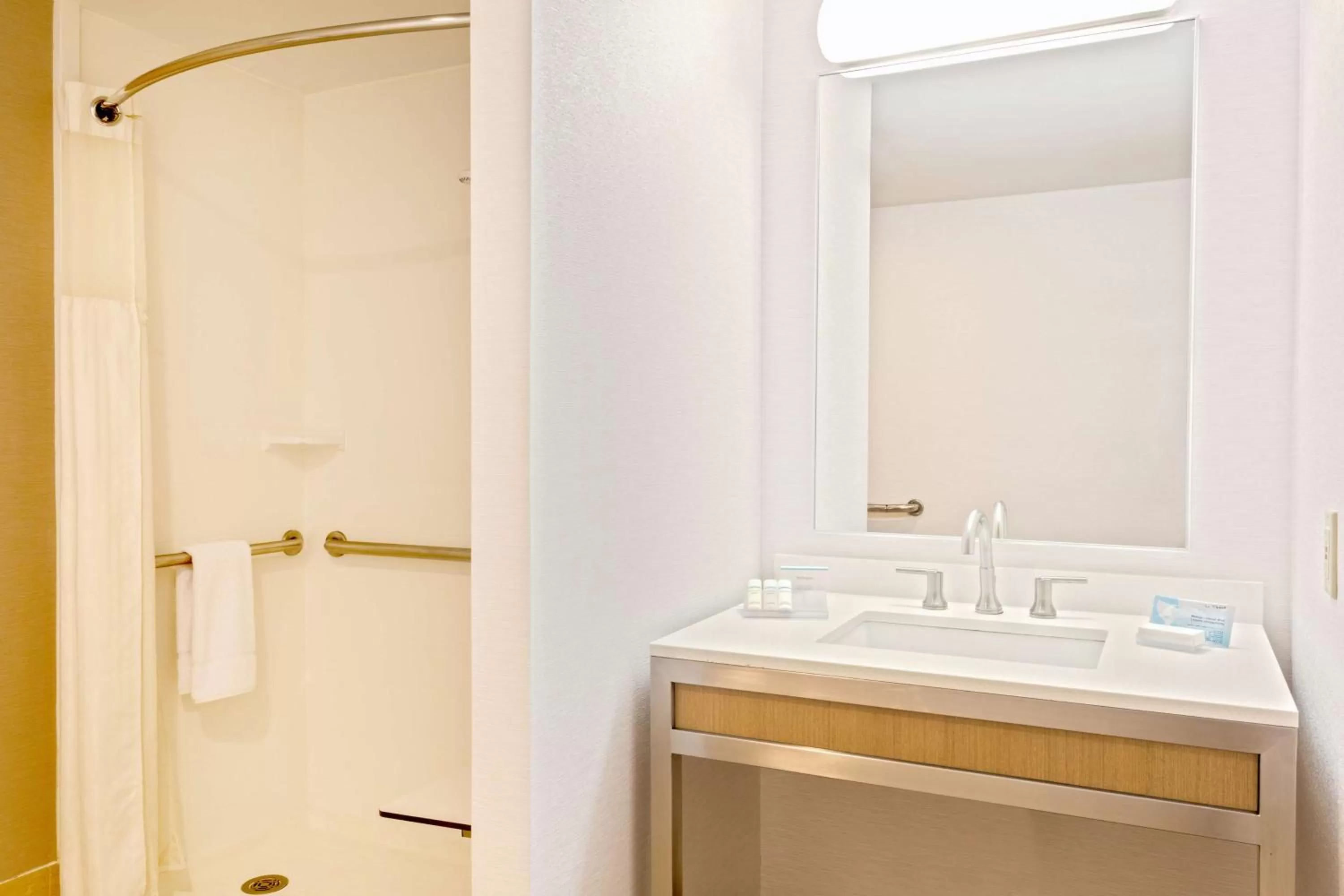 Bathroom in Hilton Garden Inn Ft. Lauderdale SW/Miramar