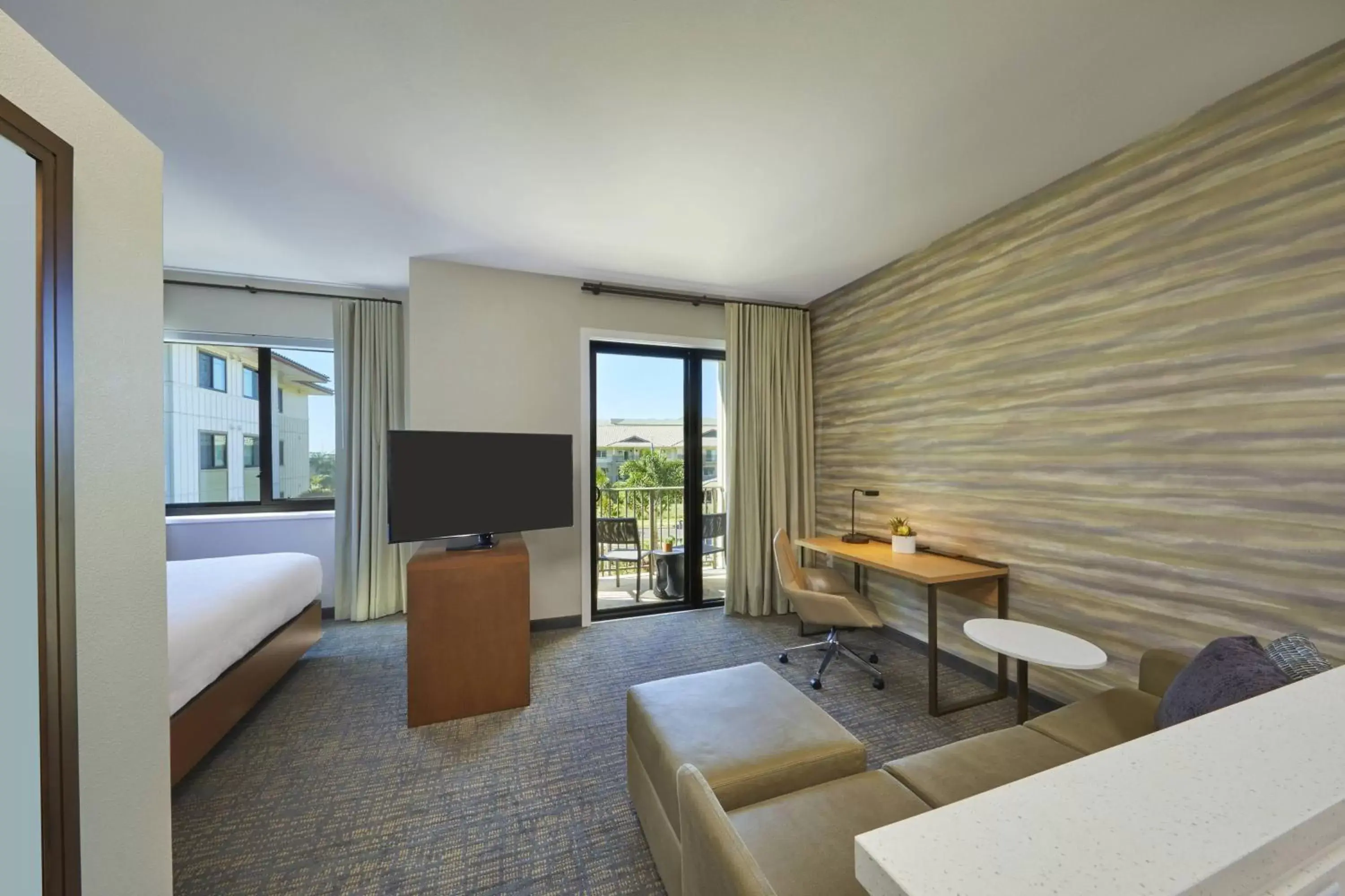 Bedroom, Seating Area in Residence Inn by Marriott Oahu Kapolei