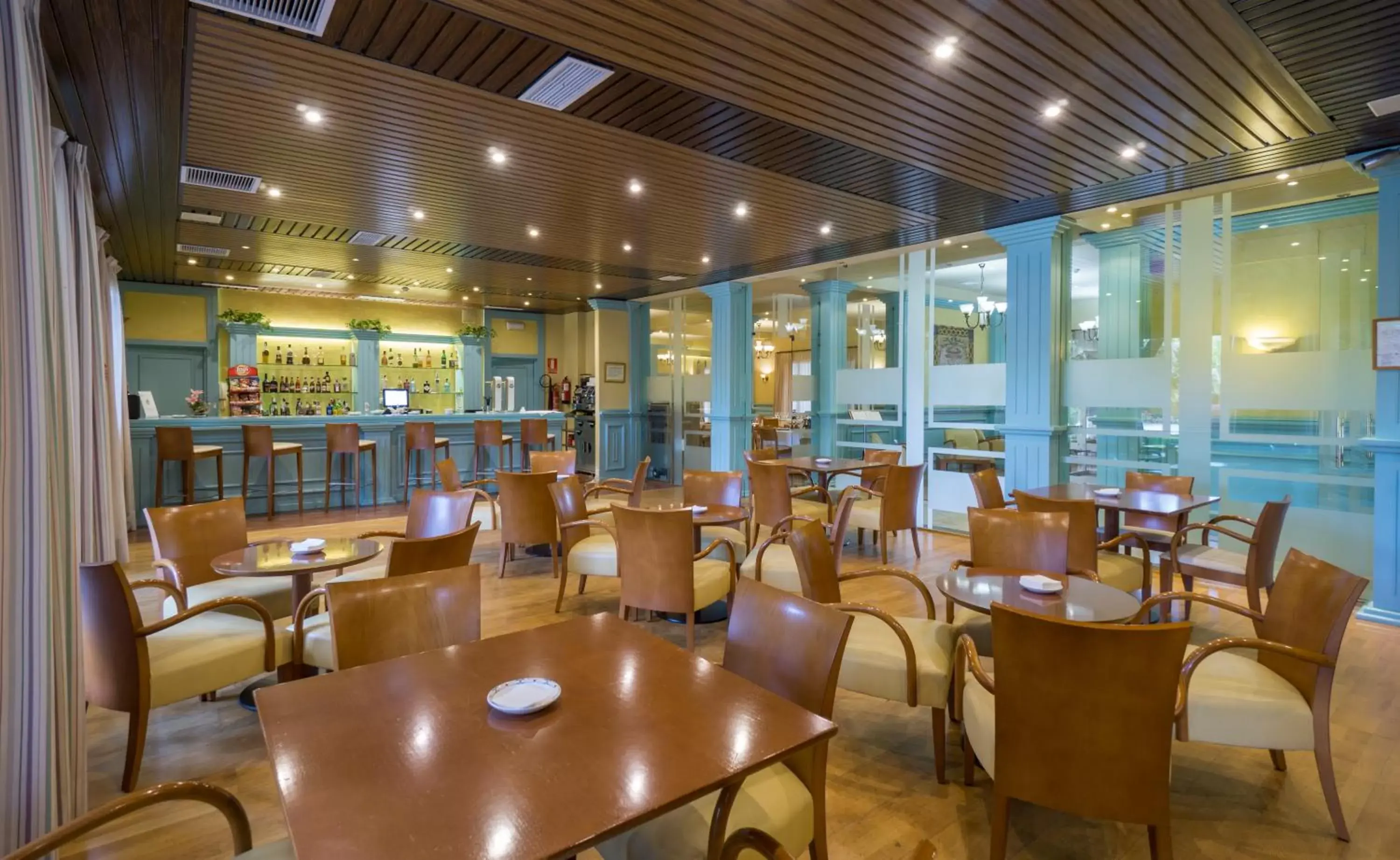 Lounge or bar, Restaurant/Places to Eat in MS Fuente Las Piedras