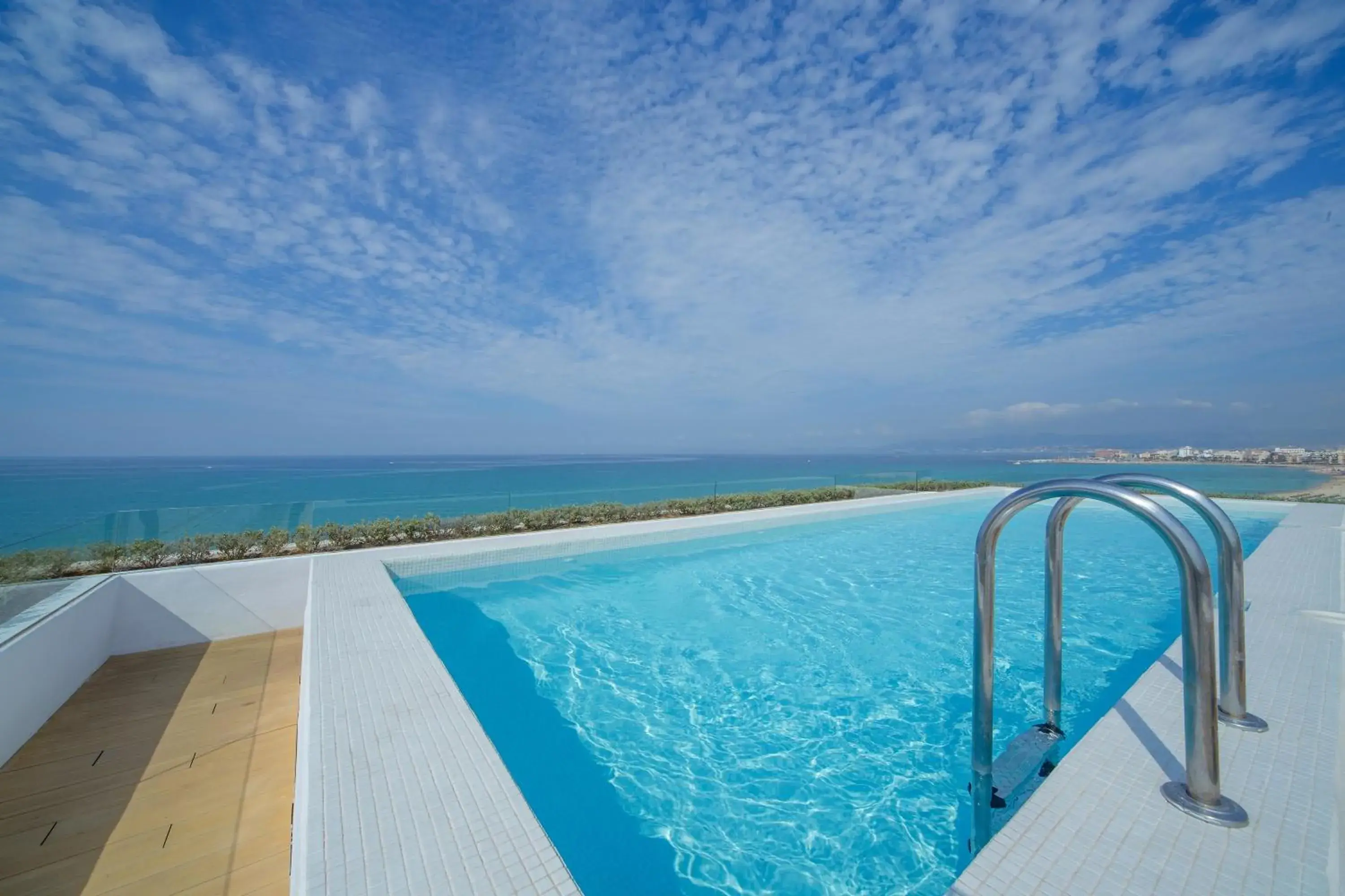 Swimming Pool in HM Tropical