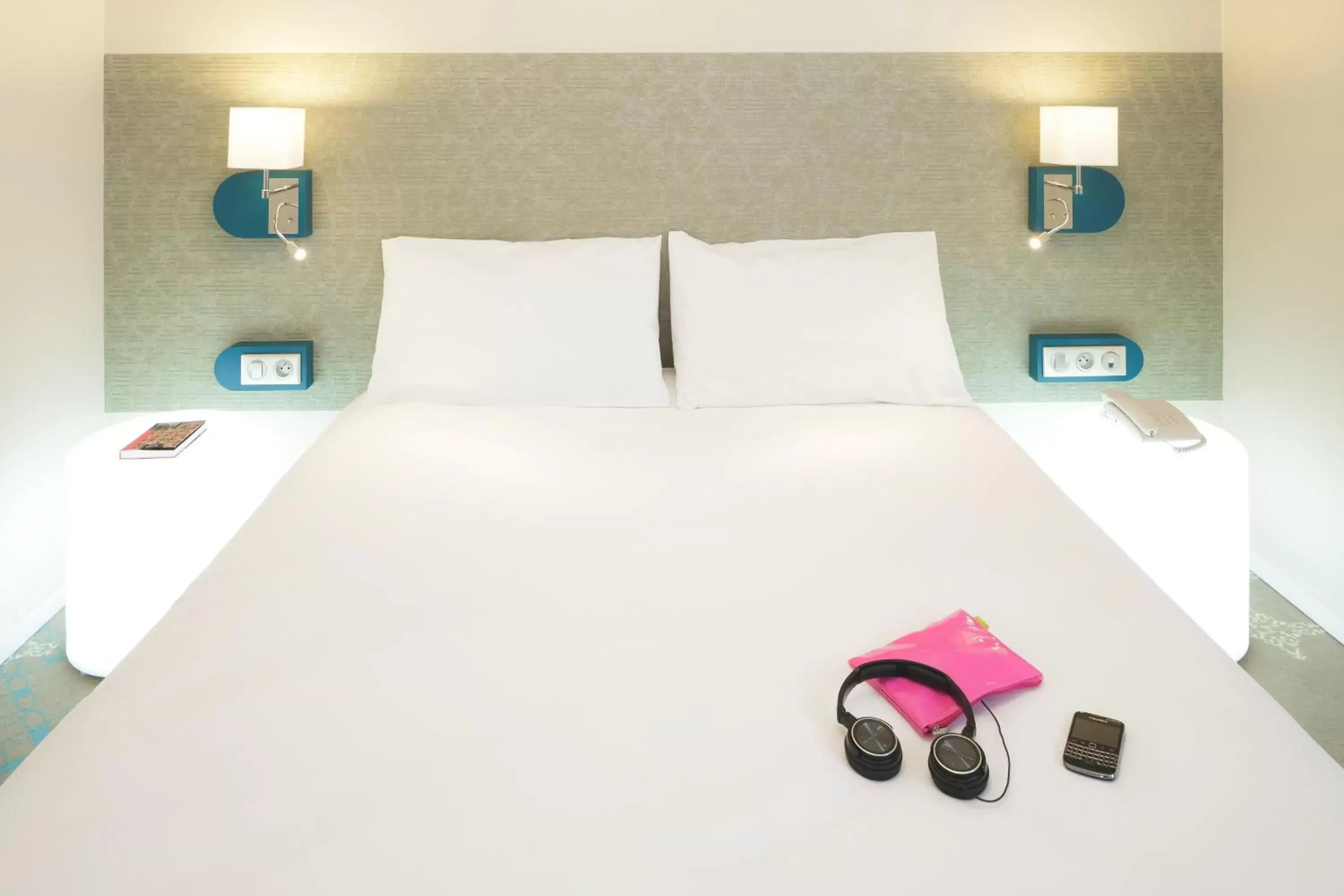 Bed in ibis Styles Tours Centre