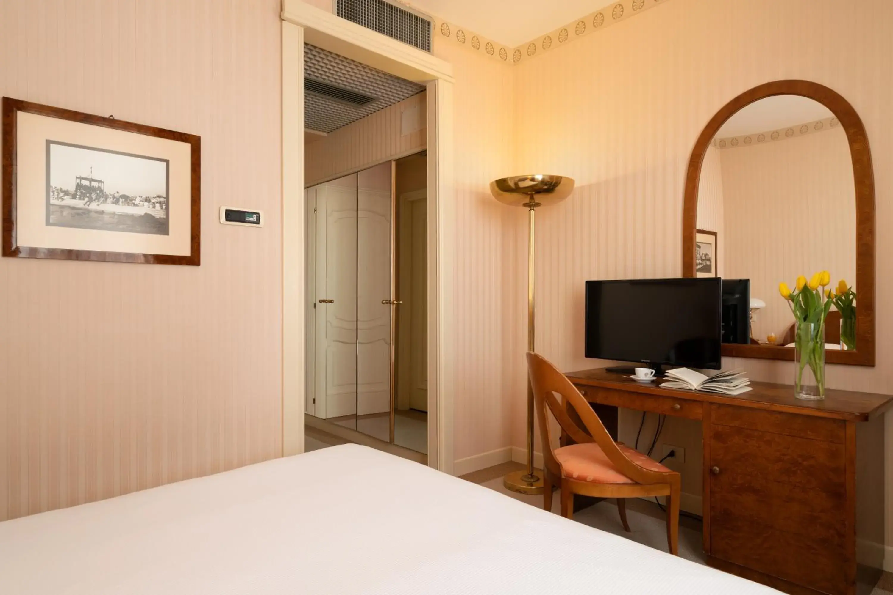 Bed in Grand Hotel Astoria