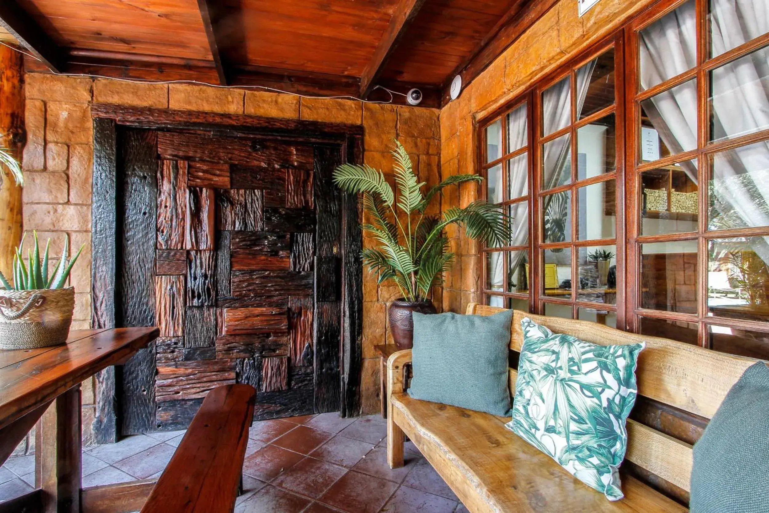 Living room, Seating Area in Ezulwini Game Lodge