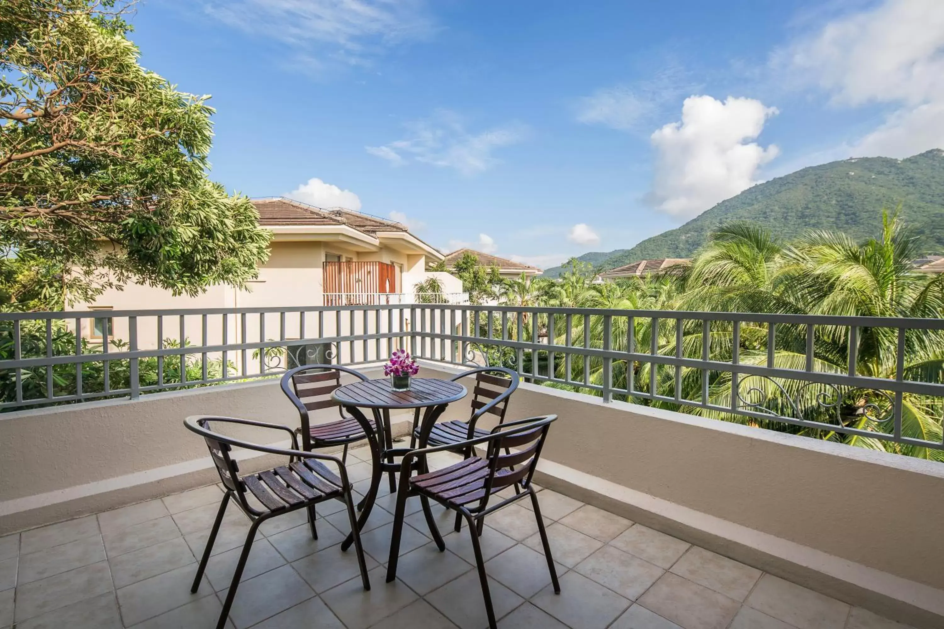 Balcony/Terrace in Huayu Resort & Spa Yalong Bay Sanya