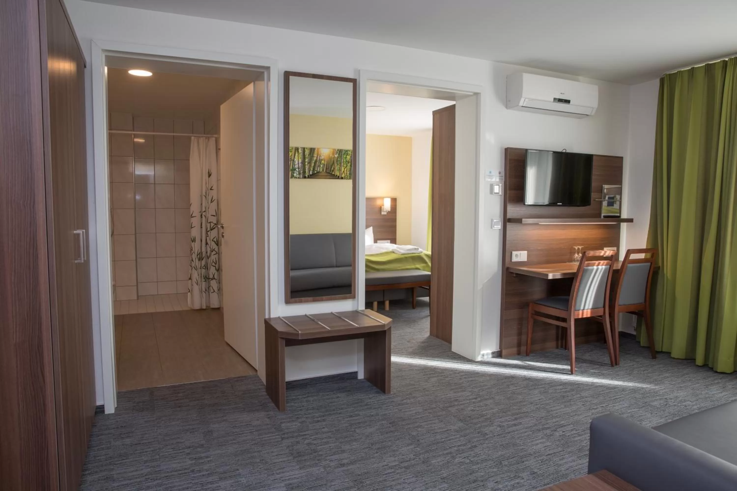 TV and multimedia, Bed in Trip Inn Goethe Conference Hotel