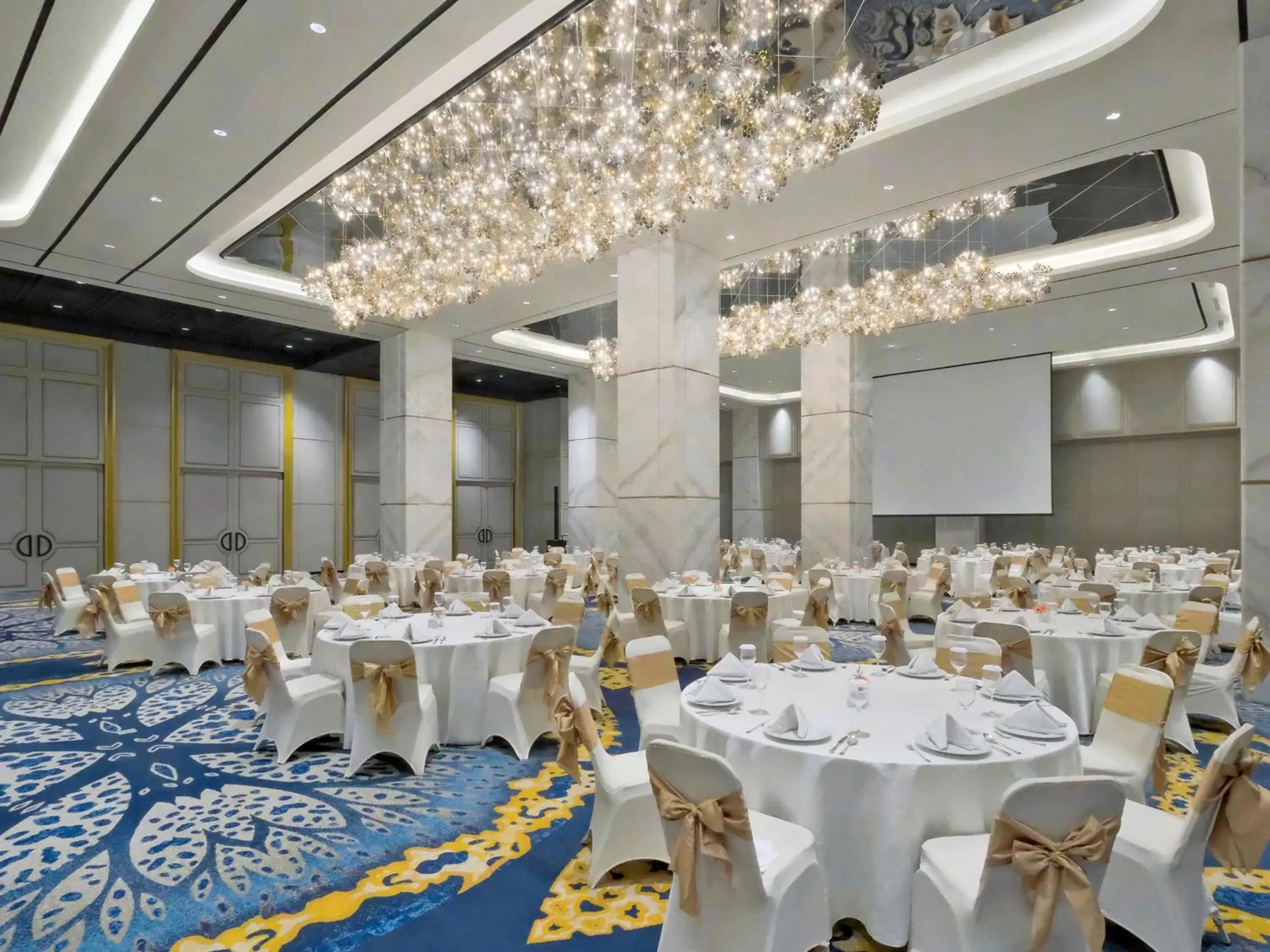 Meeting/conference room, Banquet Facilities in Movenpick Surabaya City