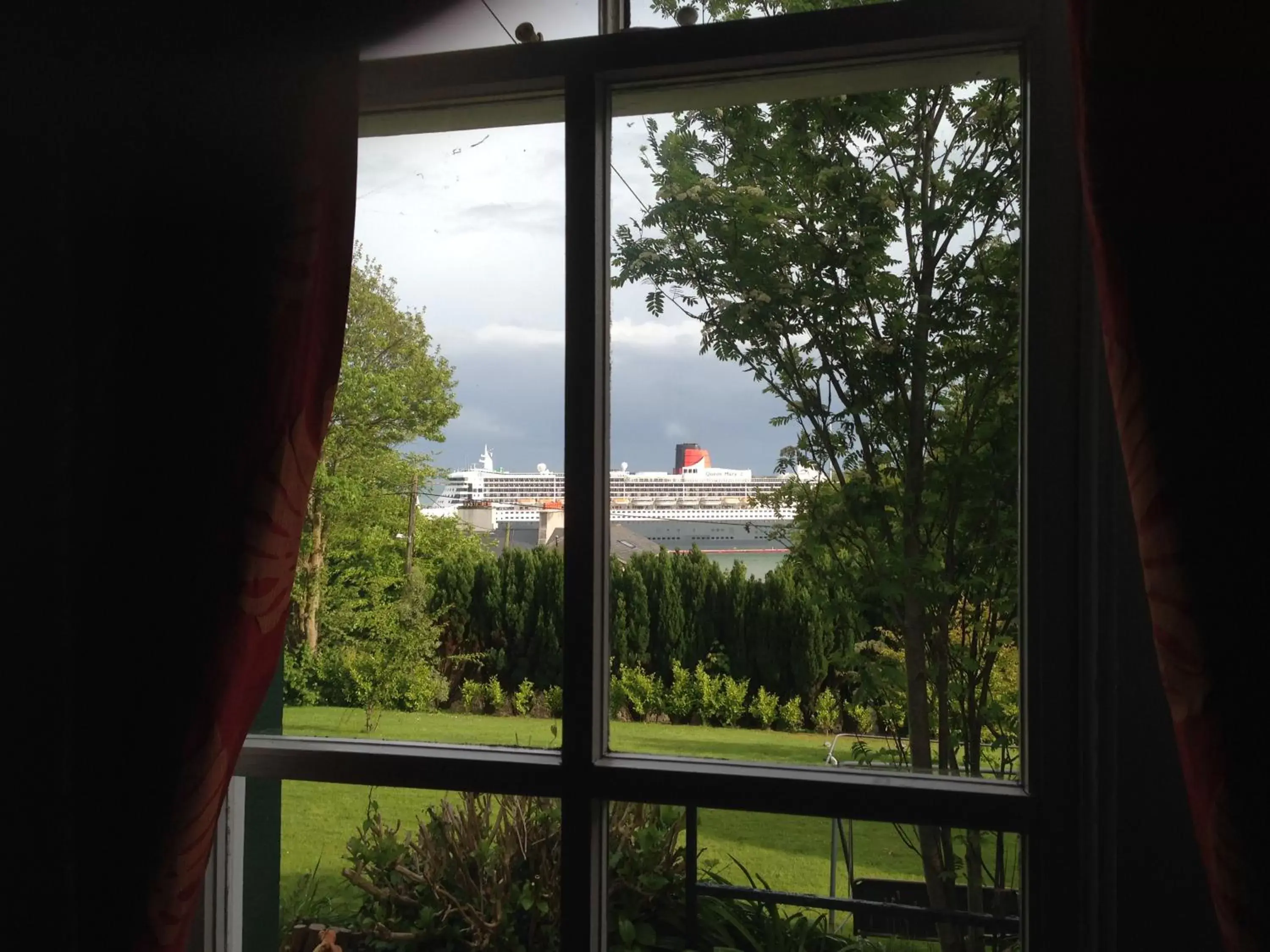 Living room, View in Robin Hill House B&B