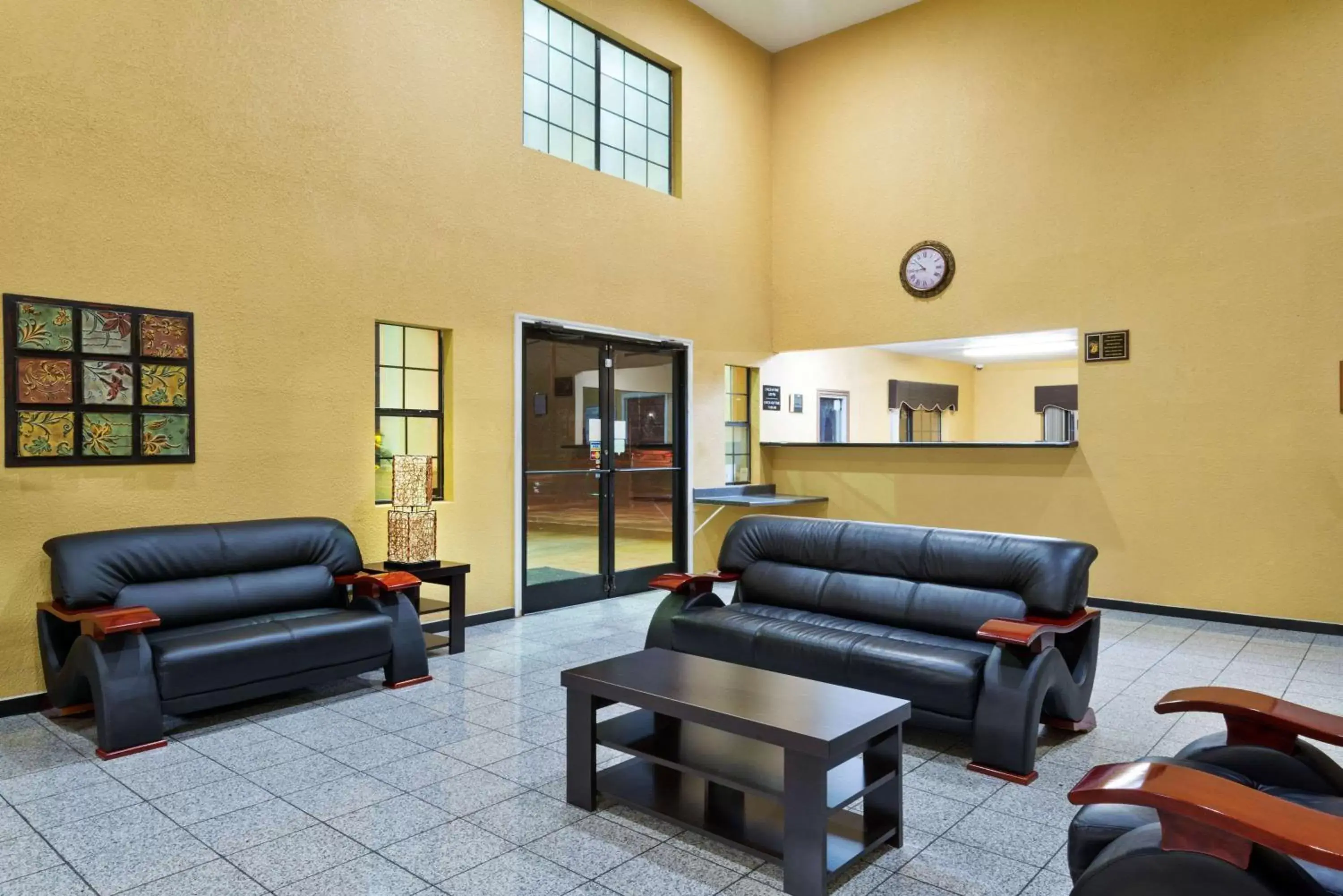 Lobby or reception in Super 8 by Wyndham San Antonio/Riverwalk Area