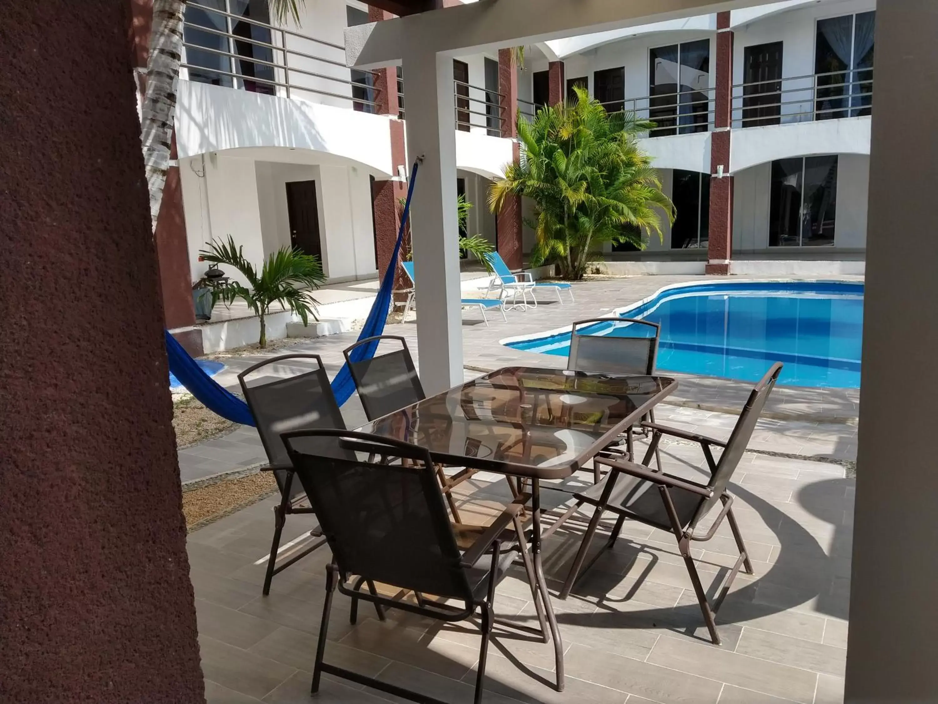 Patio, Swimming Pool in Hotel España