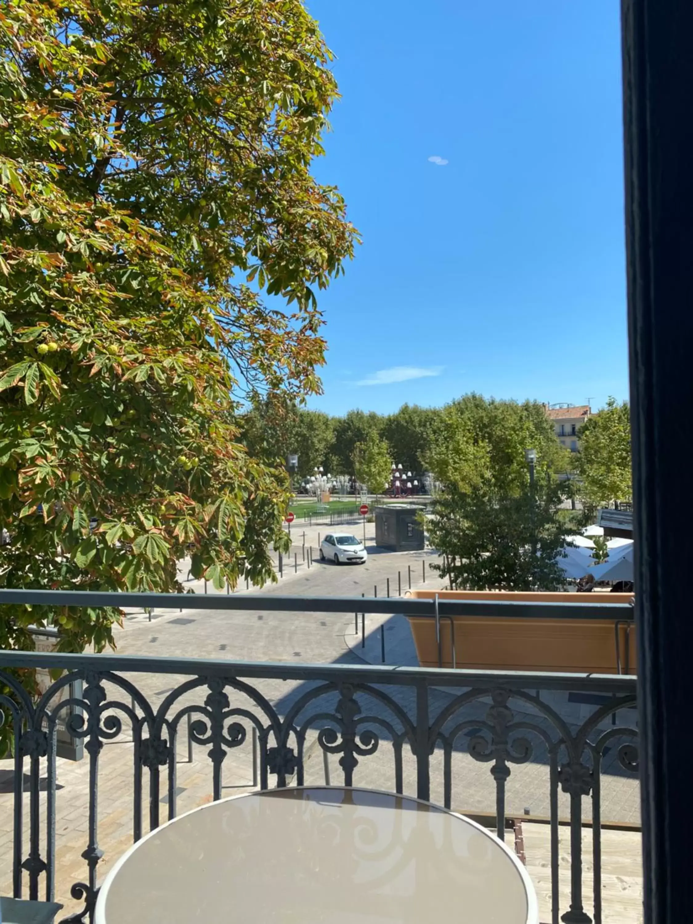 View (from property/room), Balcony/Terrace in Kyriad Direct Beziers Centre