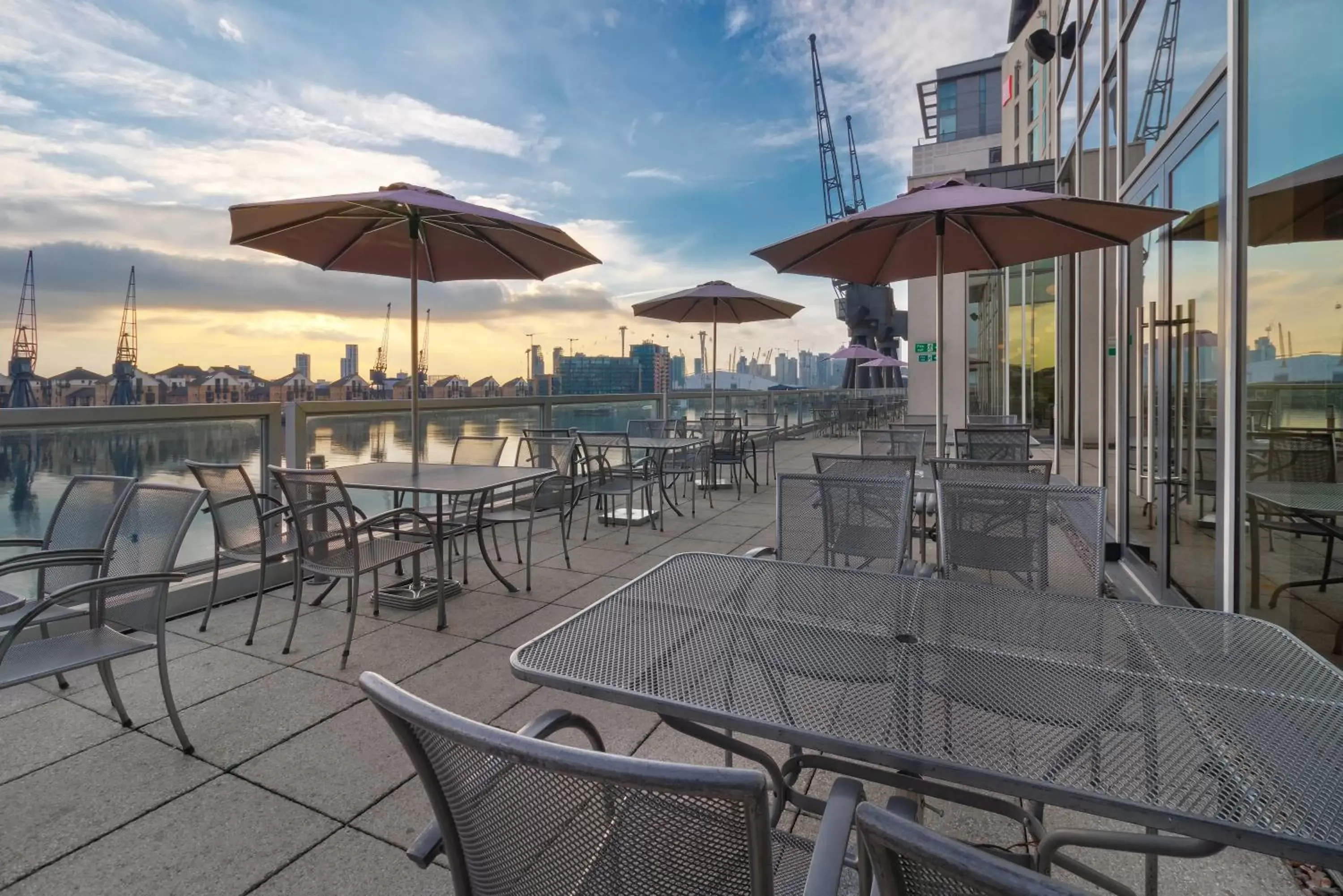 Property building, Restaurant/Places to Eat in Novotel London Excel
