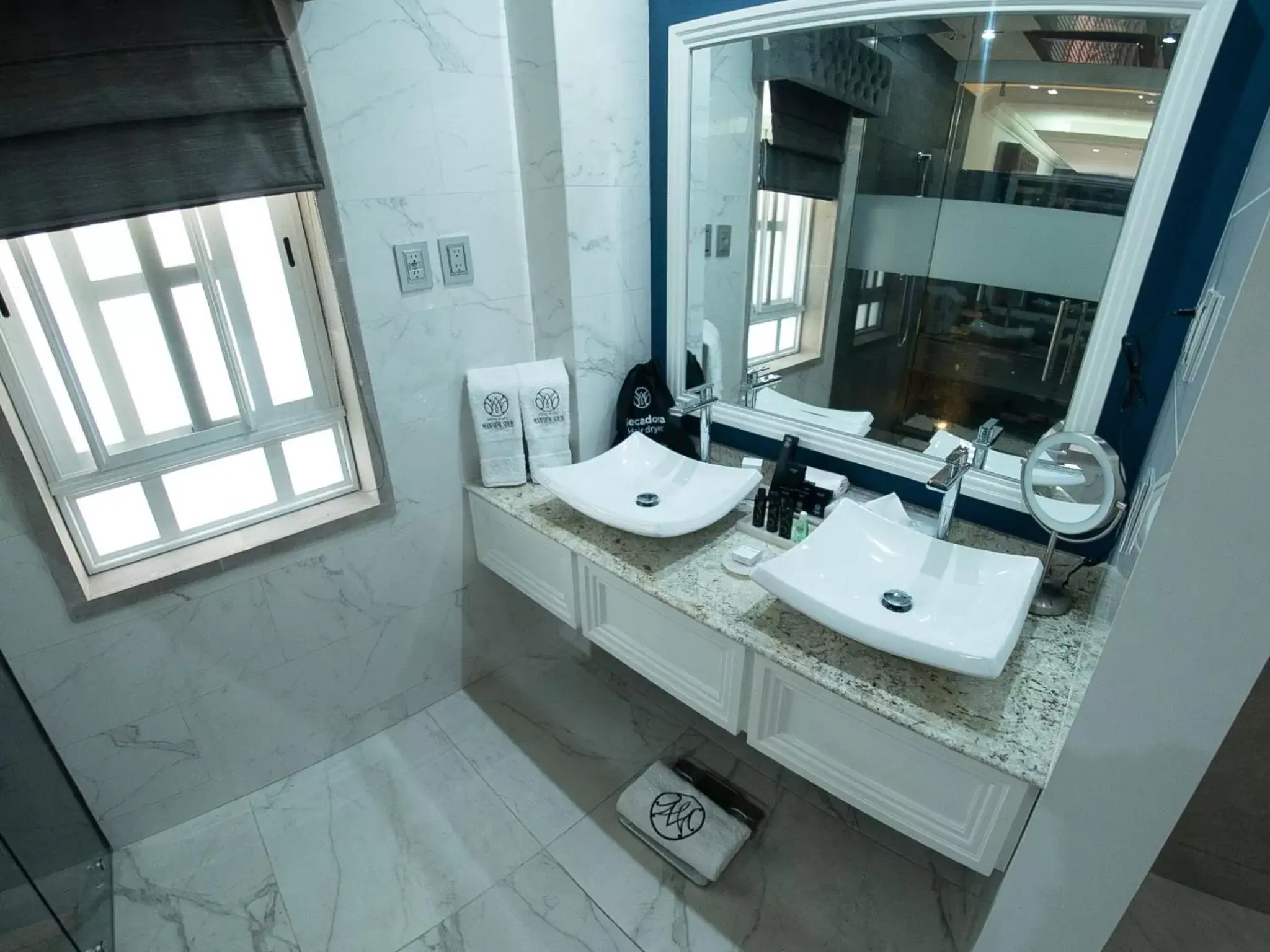 Toilet, Bathroom in HOTEL & SPA MANSION SOLIS by HOTSSON