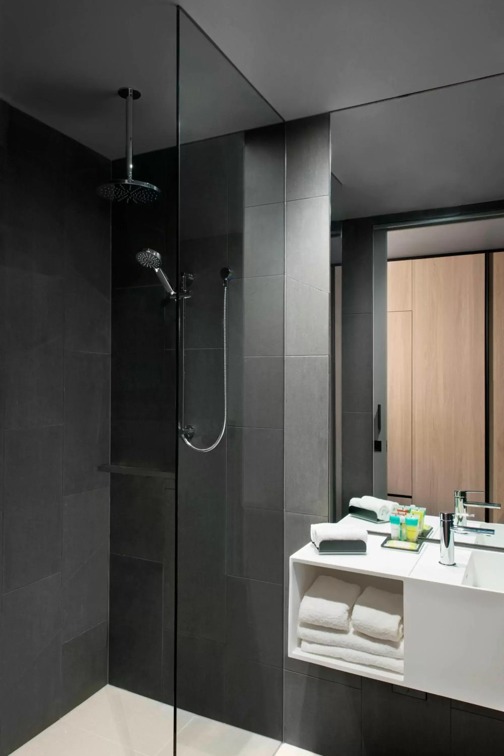 Bathroom in Four Points by Sheraton Melbourne Docklands