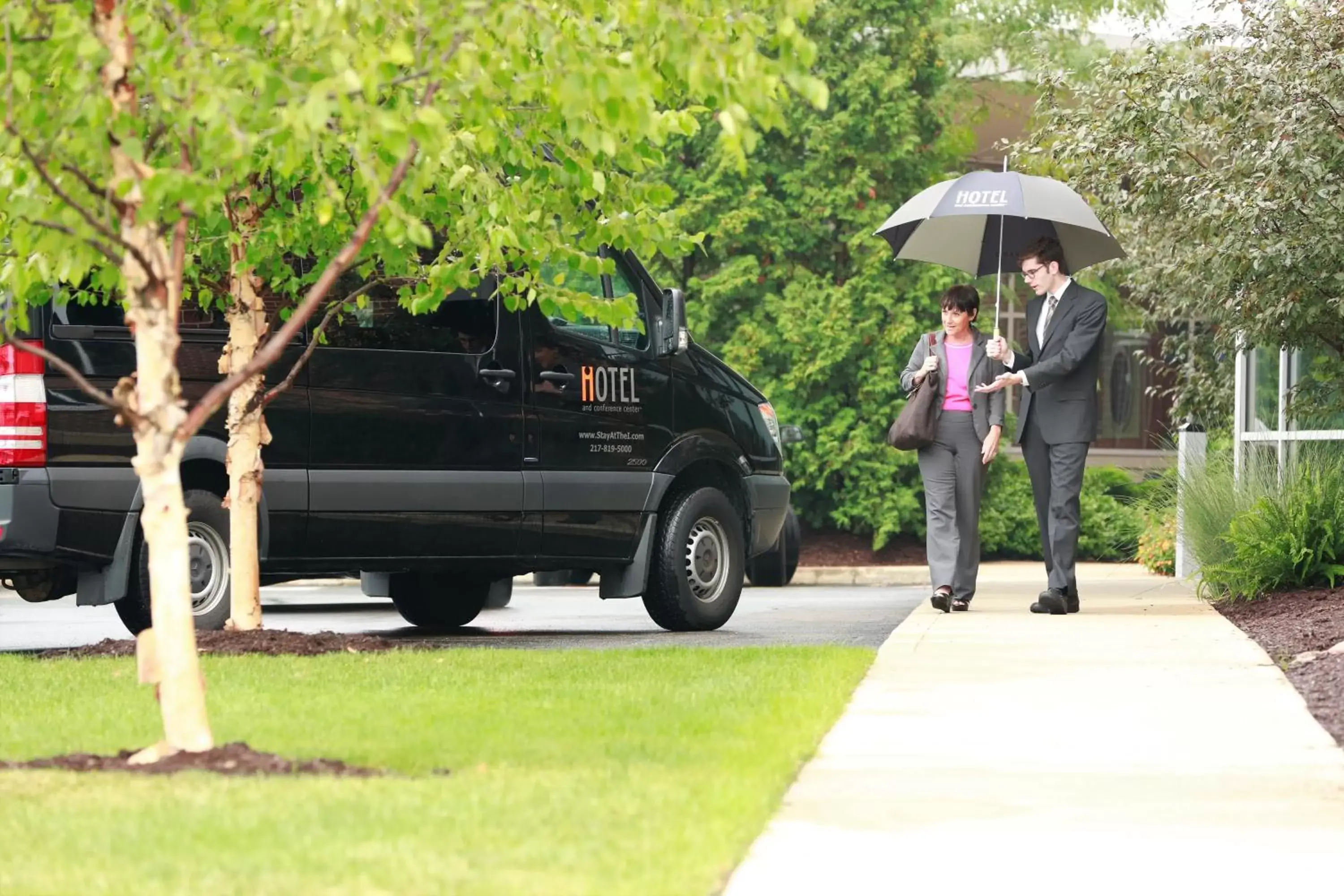 shuttle in I Hotel and Illinois Conference Center - Champaign