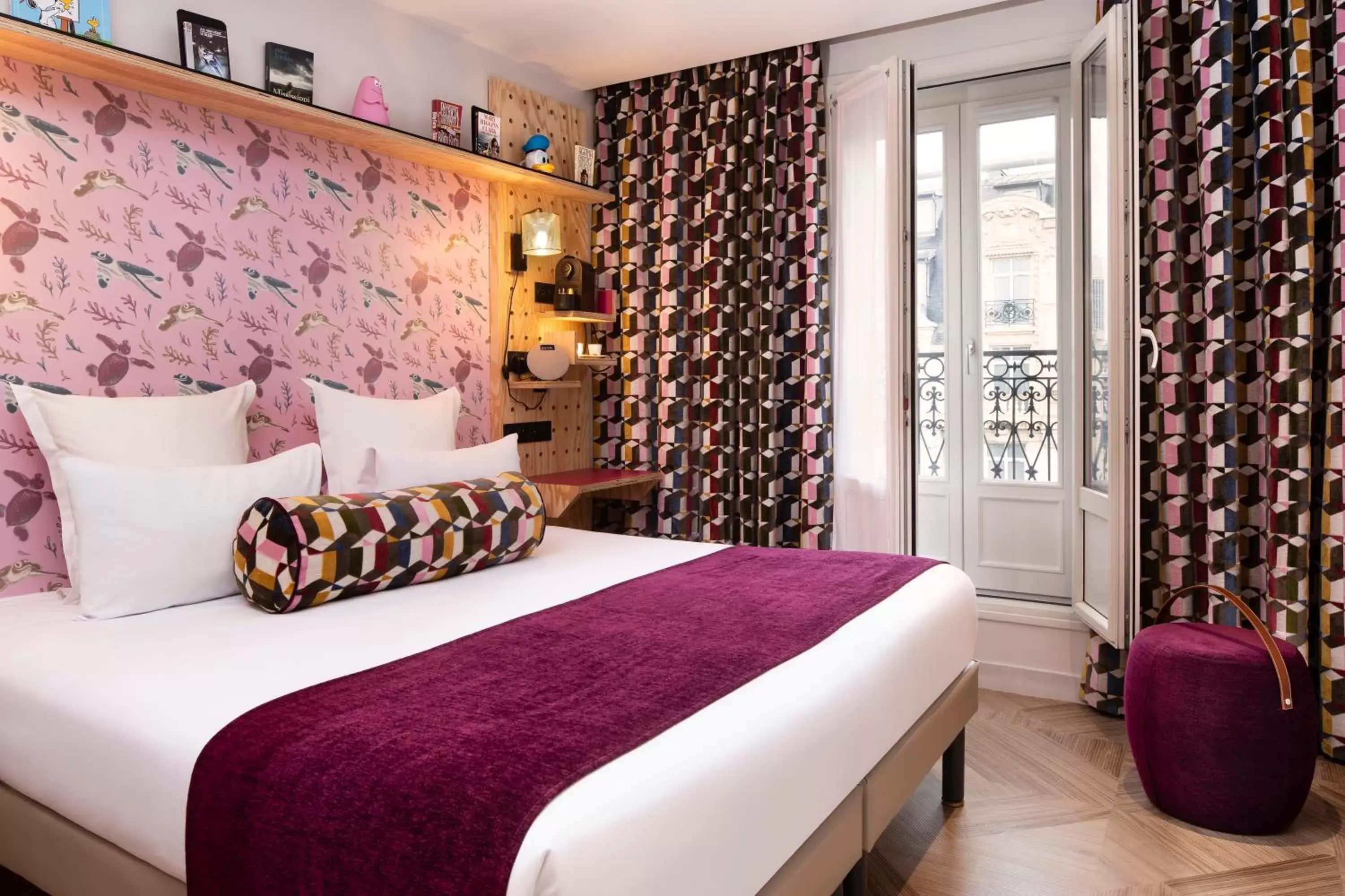 Bed in Hôtel LOCOMO