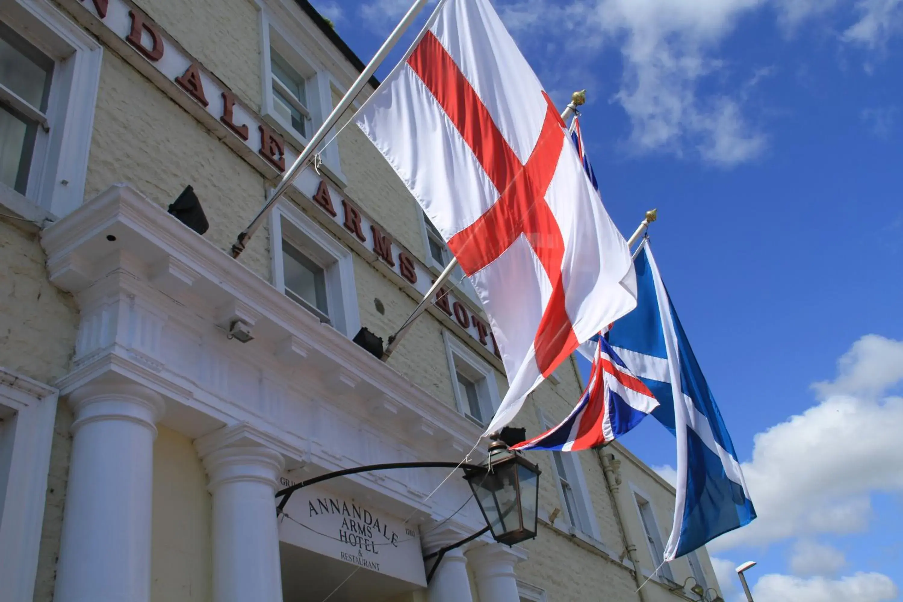 Facade/entrance in Annandale Arms Hotel