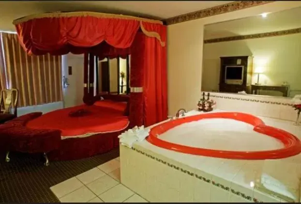 Bed, Bathroom in Americas Best Value Inn Salisbury