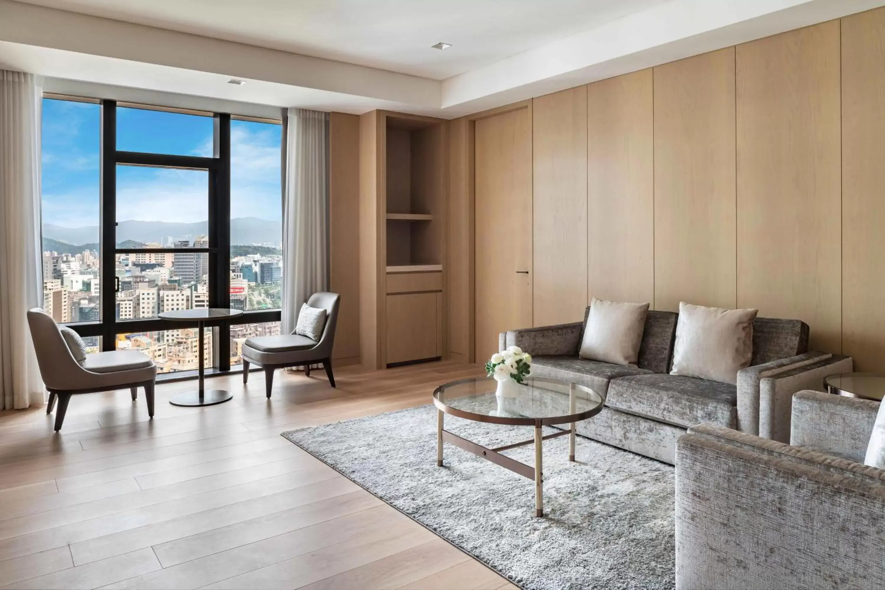 Living room, Seating Area in Taipei Marriott Hotel