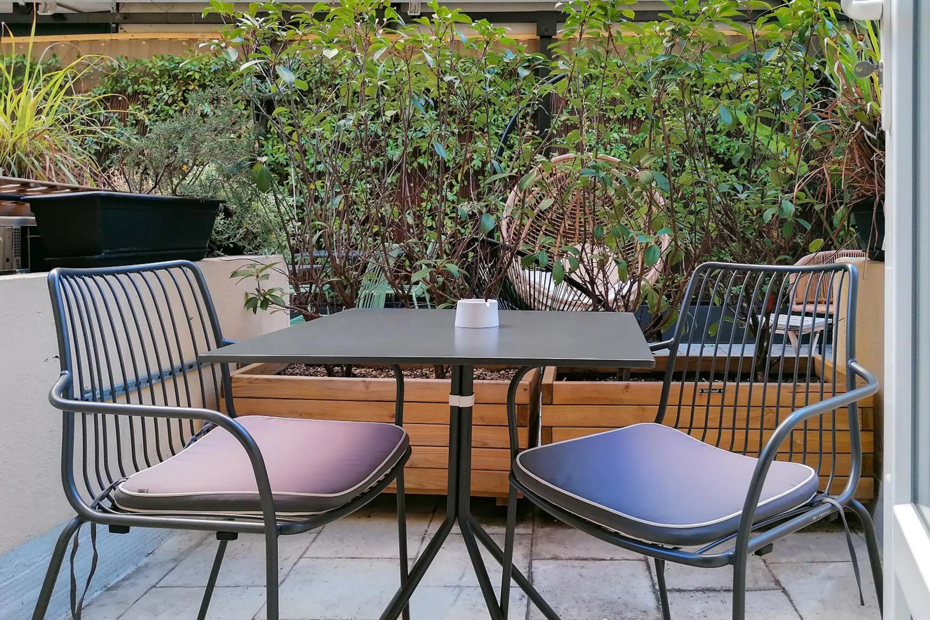 Balcony/Terrace in Hôtel de France, un hôtel AMMI