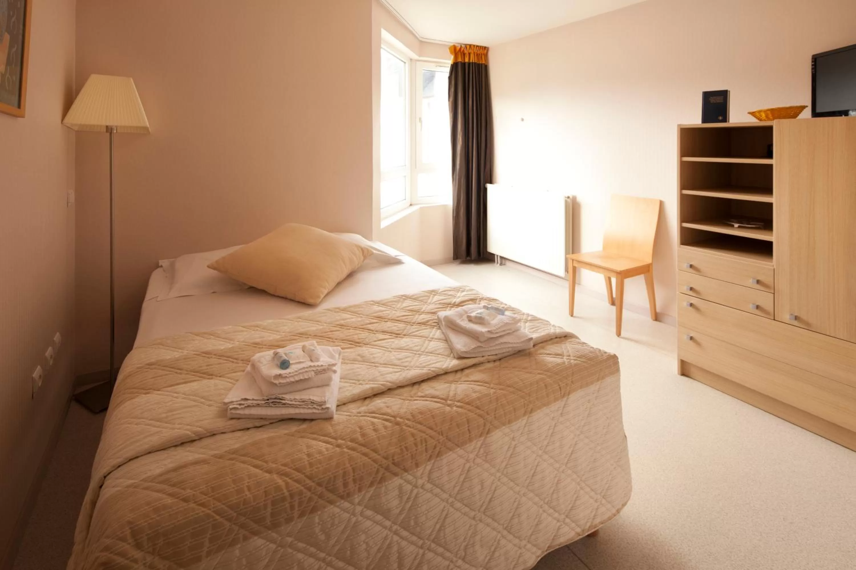 Bedroom in Villa Mariale by Popinns