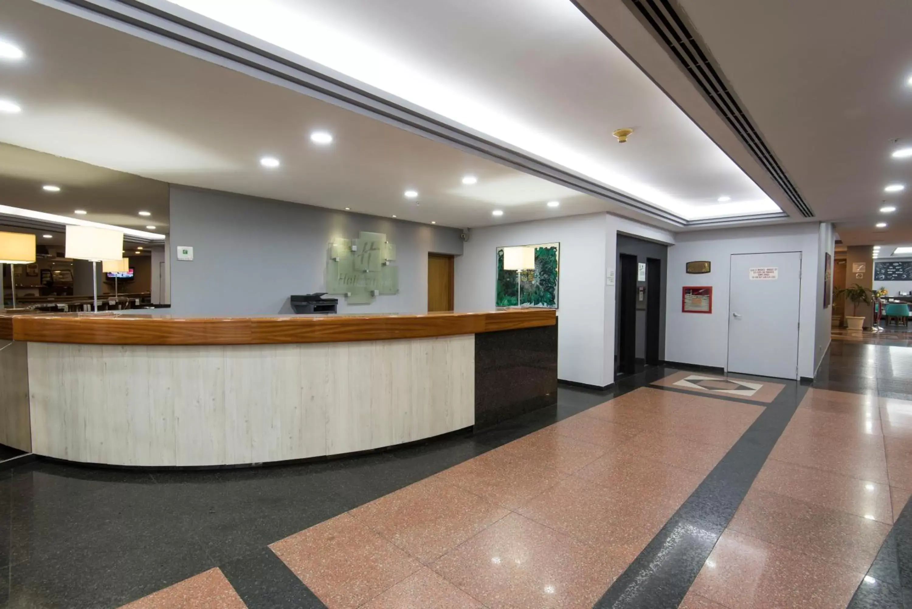 Property building in Holiday Inn Montevideo by IHG Property building in Holiday Inn Montevideo by IHG