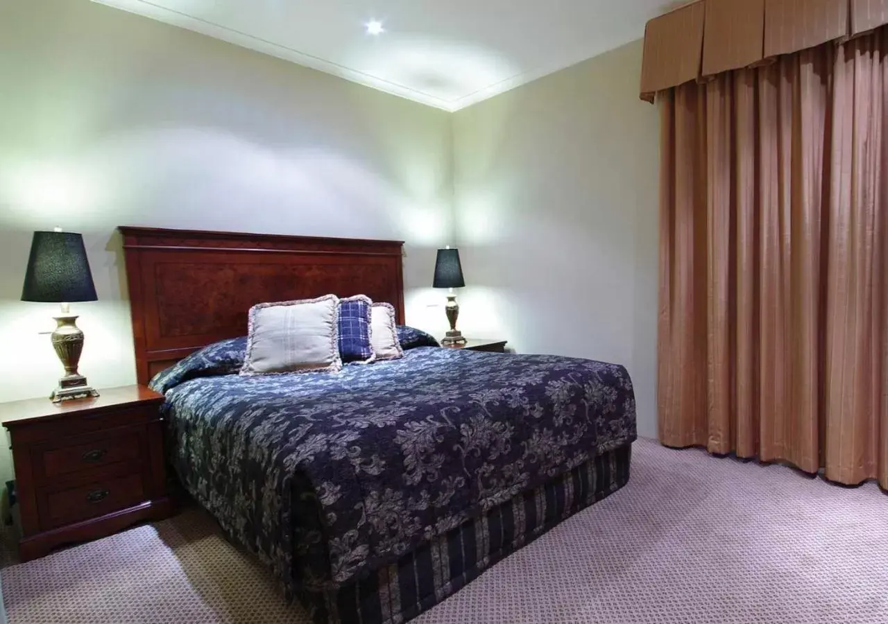 Bed in Rydges Armidale