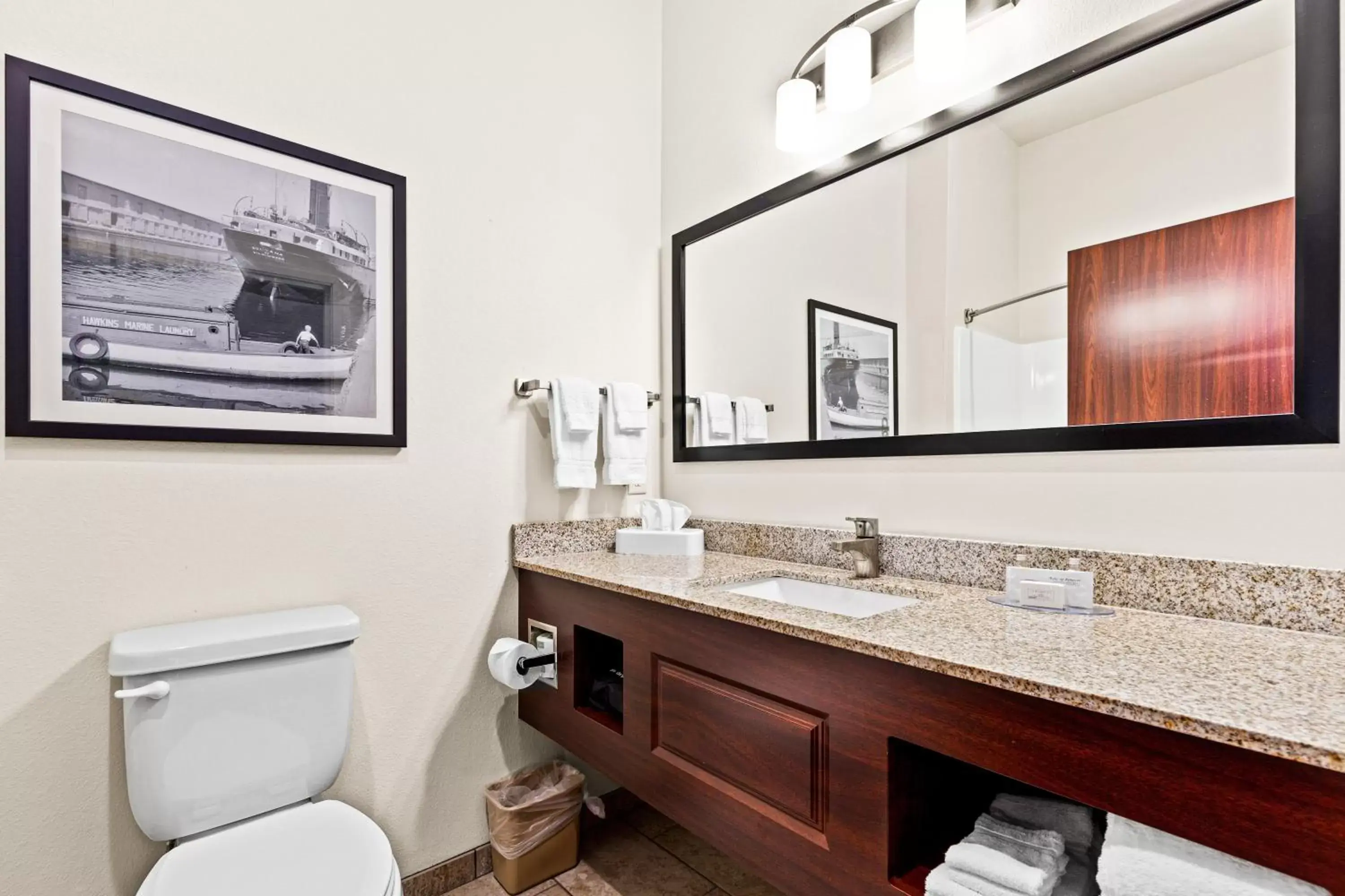 Bathroom in Cobblestone Hotel & Suites - Superior Duluth