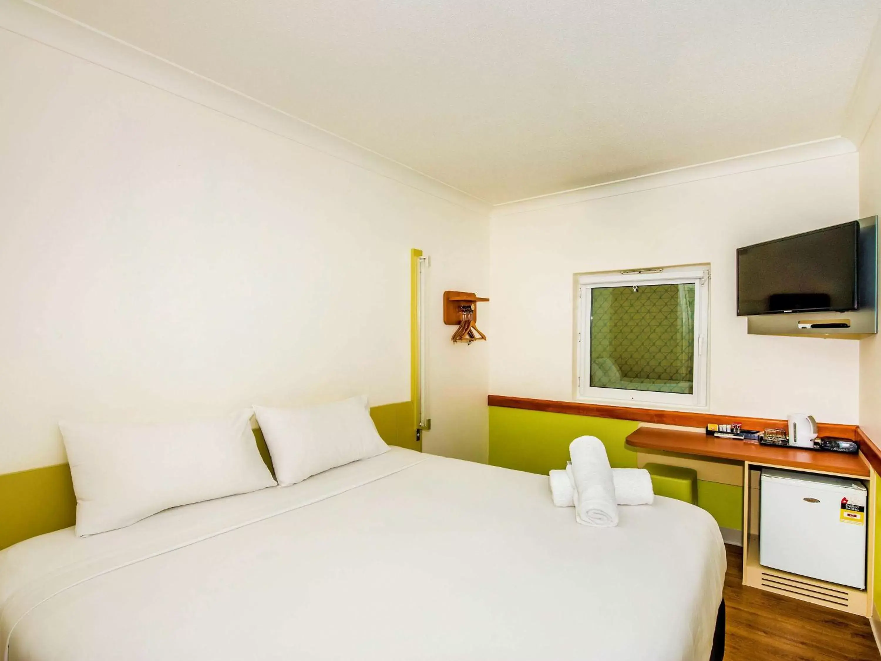 Photo of the whole room, Bed in ibis budget Windsor Brisbane