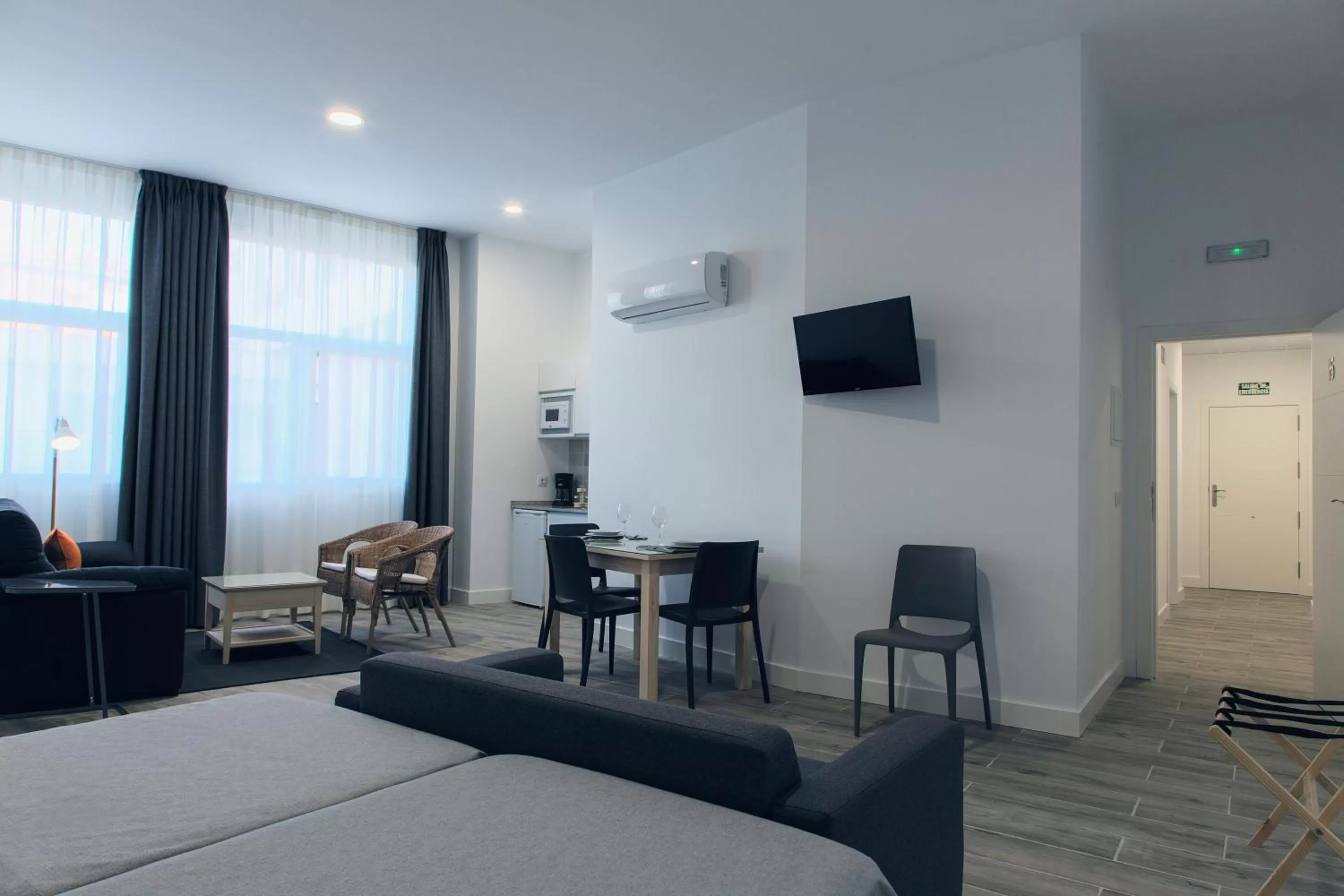 Kitchen or kitchenette, Seating Area in Hotel Apartamentos MPD