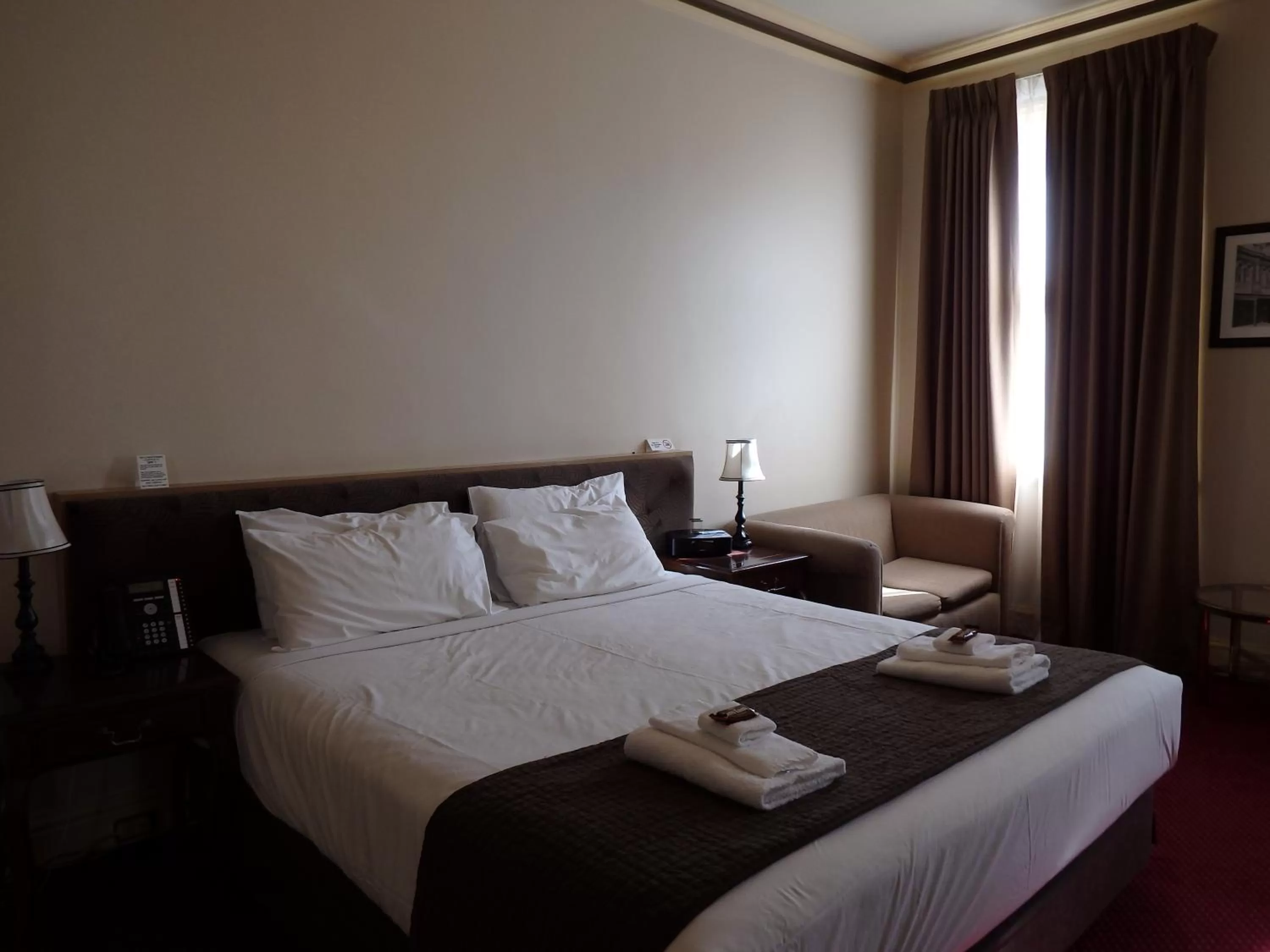 Bed in The Glenferrie Hotel Hawthorn