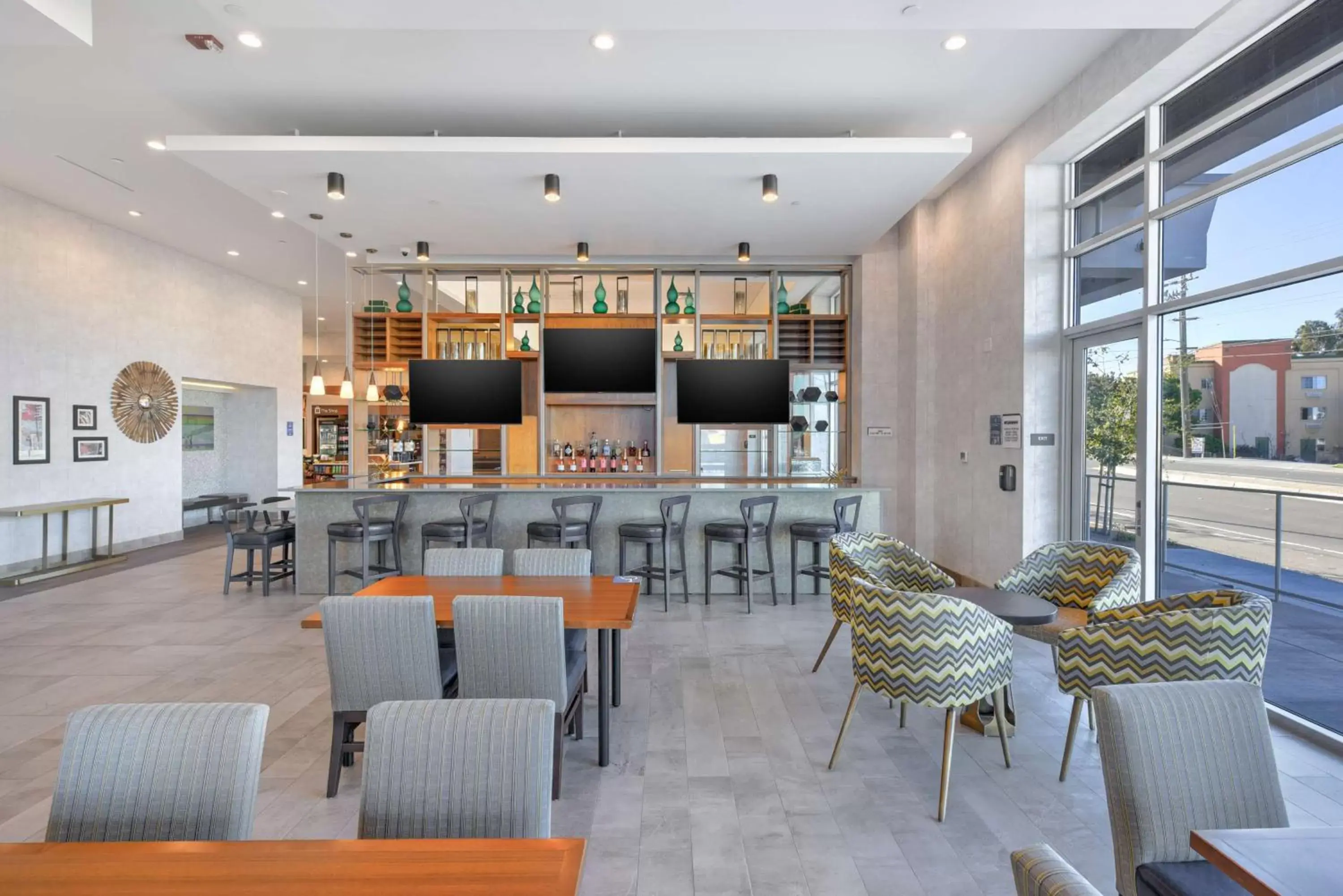 Lounge or bar in Hilton Garden Inn Fremont Milpitas Lounge or bar in Hilton Garden Inn Fremont Milpitas