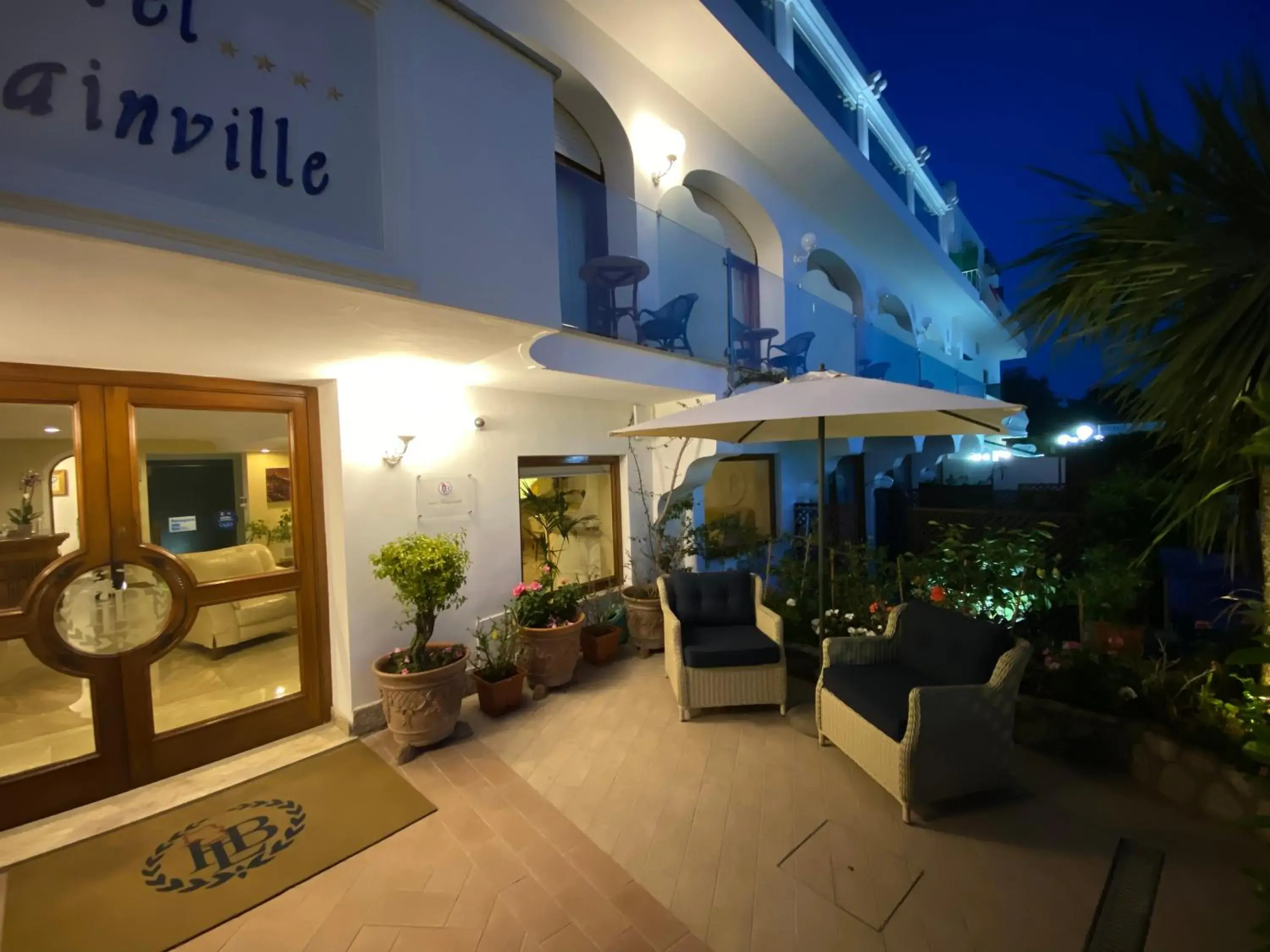 Facade/entrance in Hotel Bougainville