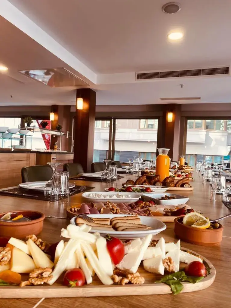 Restaurant/Places to Eat in Riva Hotel Taksim