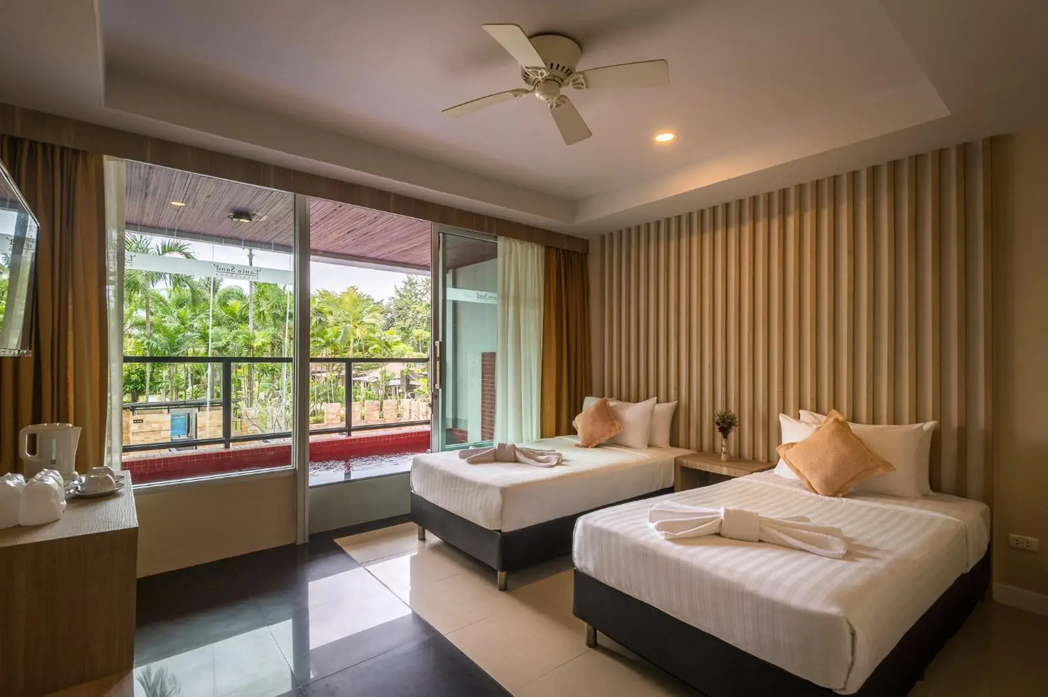 Bed in Lanta Sand Resort & Spa